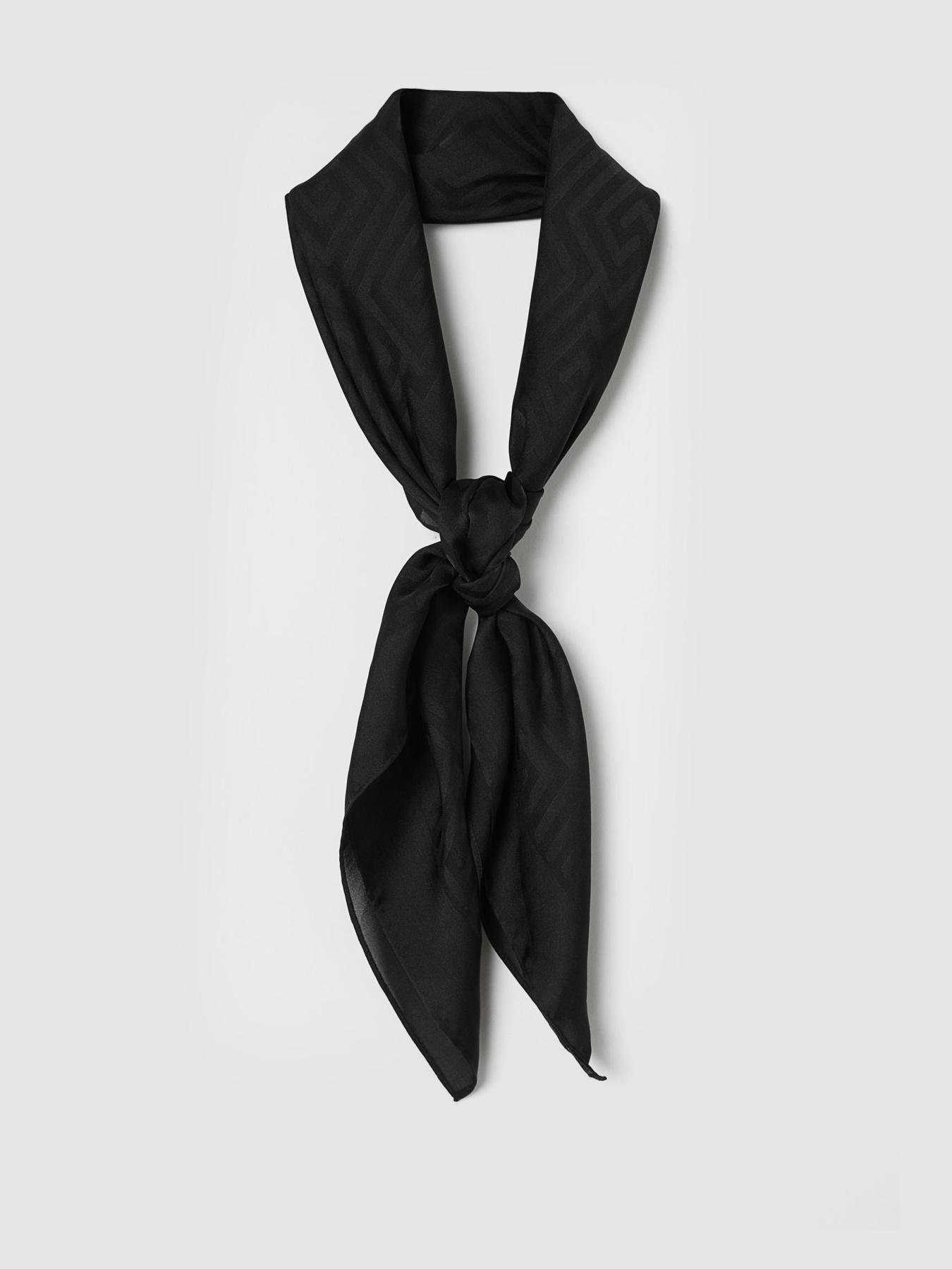 Платок H&M модель 0957443_чорний Фото