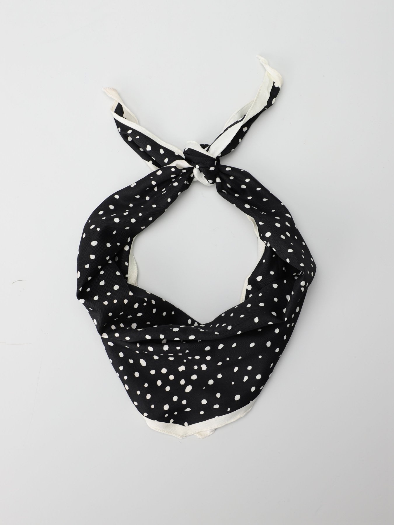 Платок H&M модель 0793185_білий з чорним Фото