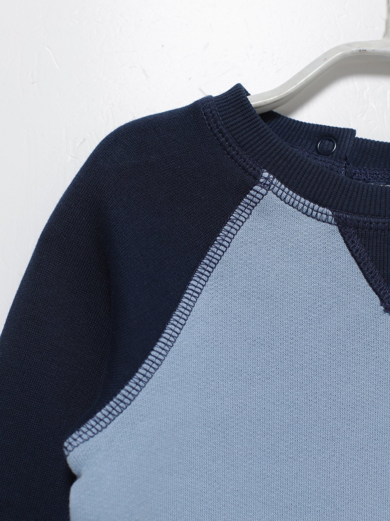 Свитшот H&M модель 0397524_синій з т.синім Фото