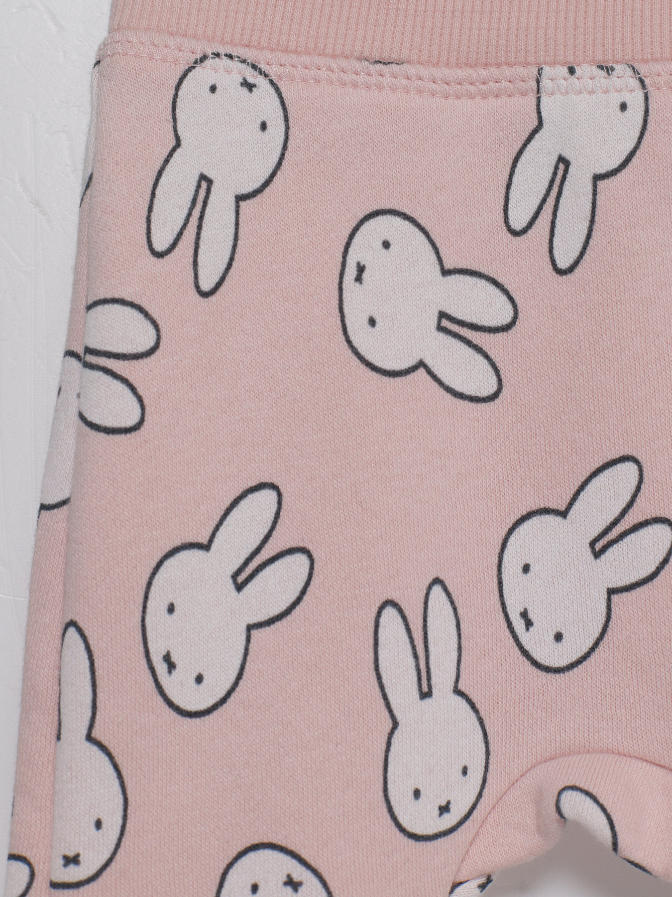 Брюки повседневные H&M модель 0511248_рожевий комб. Фото