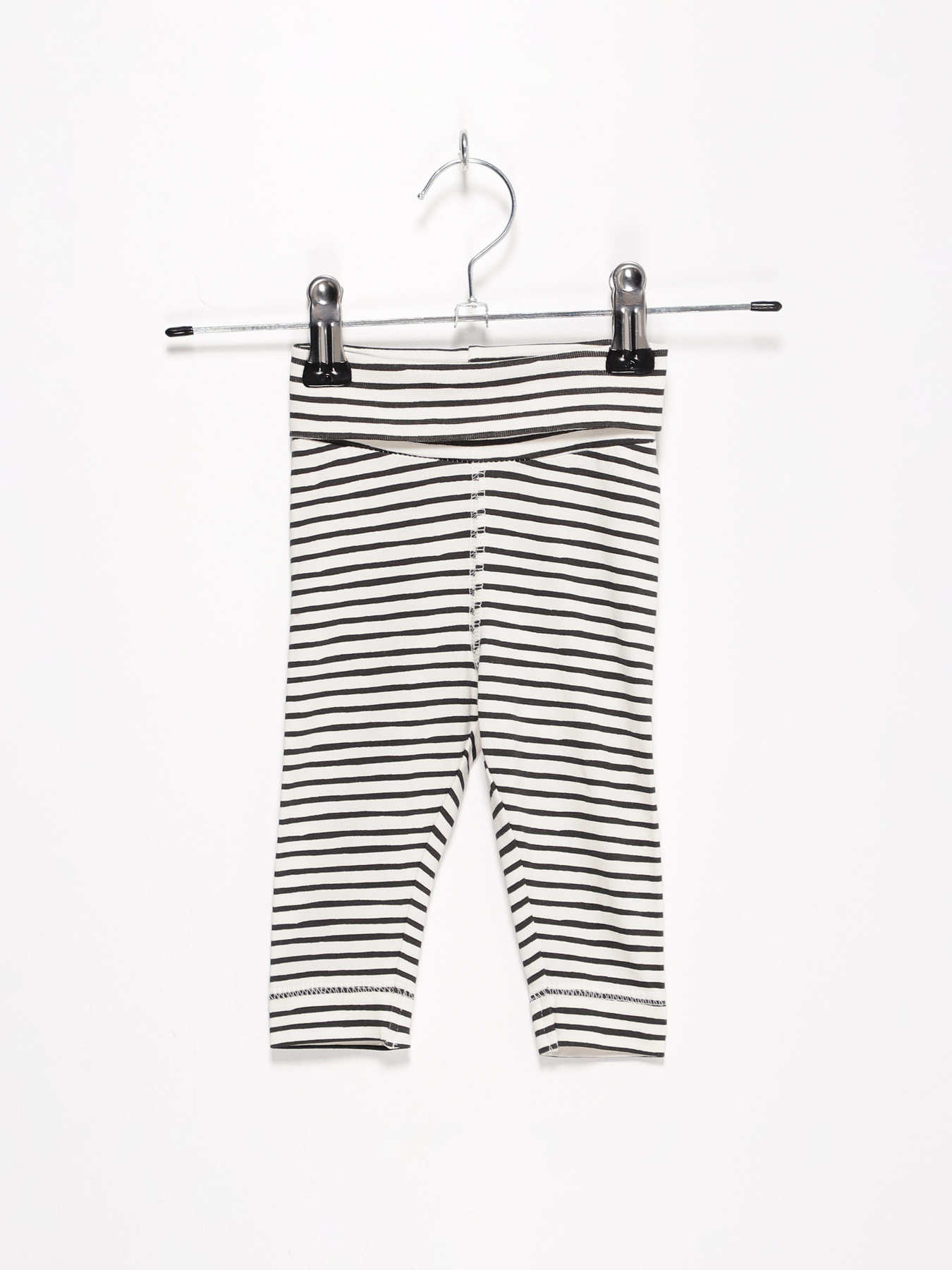 Брюки повседневные H&M модель 036934535_білий з чорним Фото