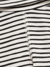 Брюки повседневные H&M модель 036934535_білий з чорним Фото