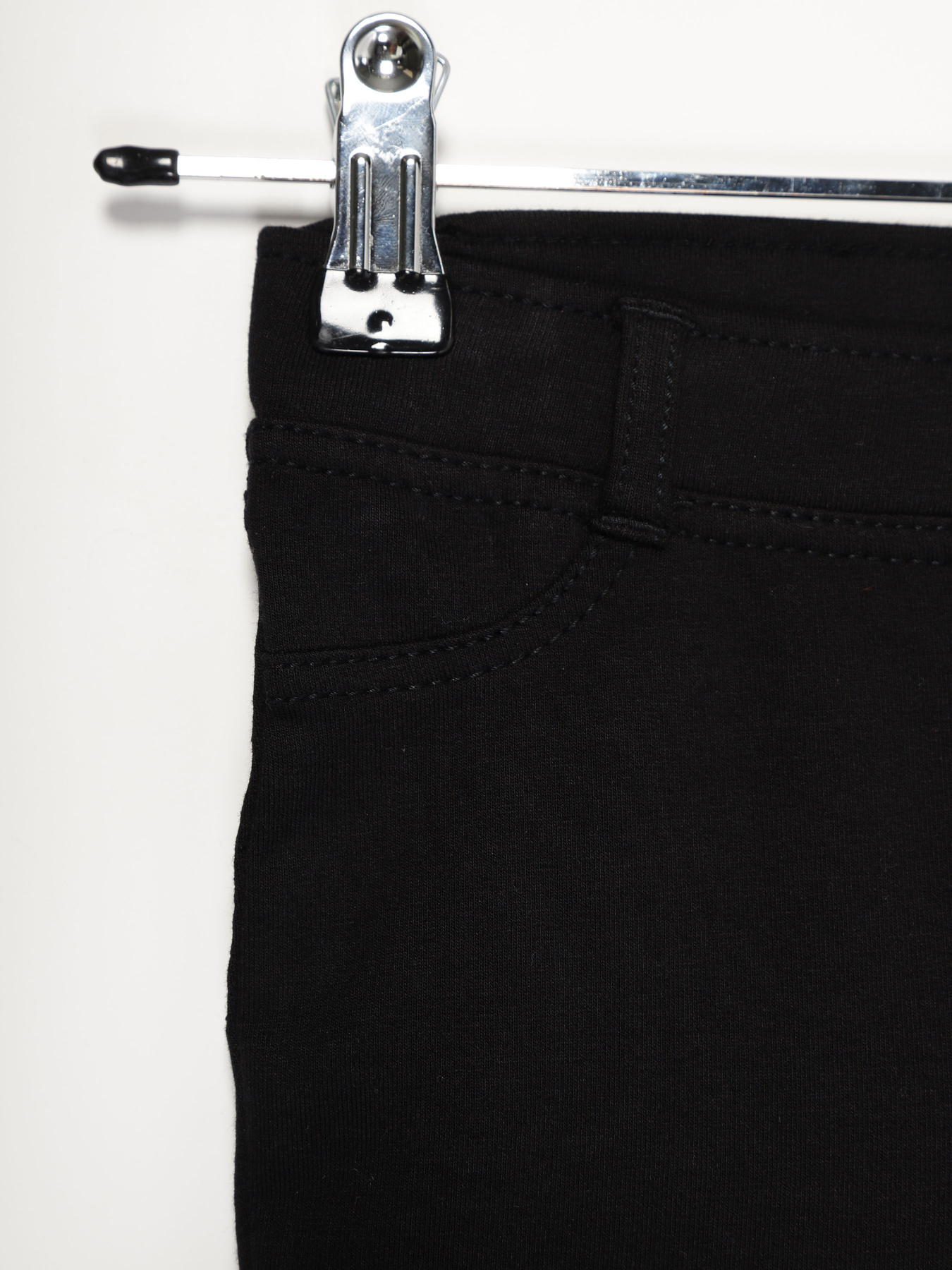 Брюки повседневные H&M модель 0390078_чорний Фото