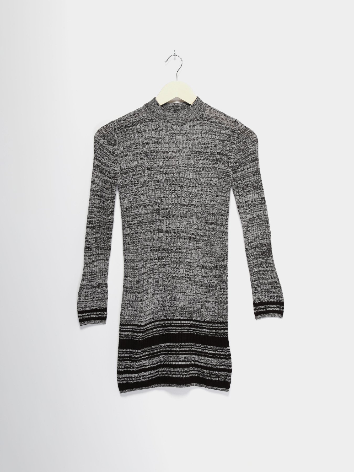 Платье мини H&M модель 0411701_сірий комб. Фото