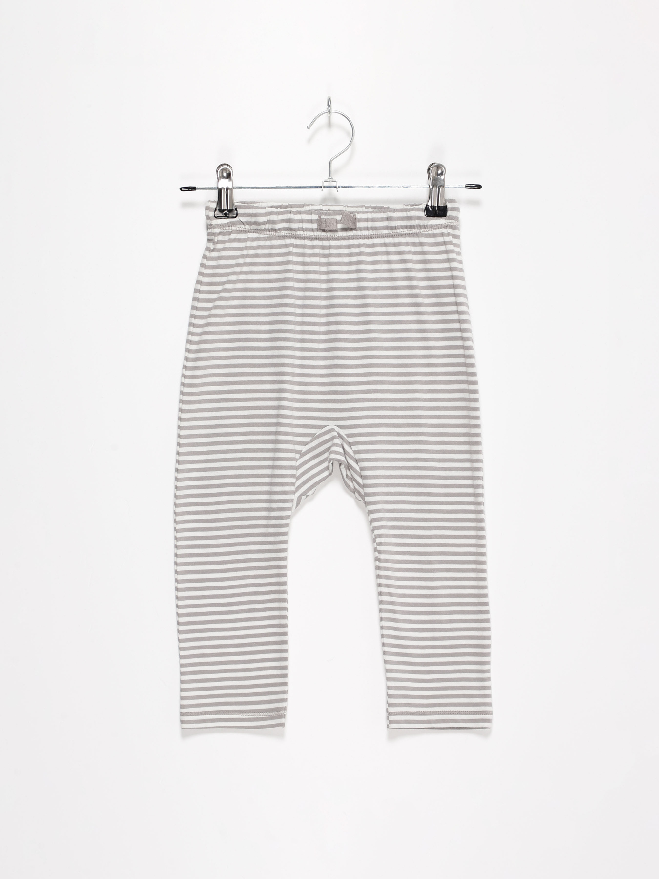 Брюки повседневные H&M модель 0706073_сірий з білим Фото