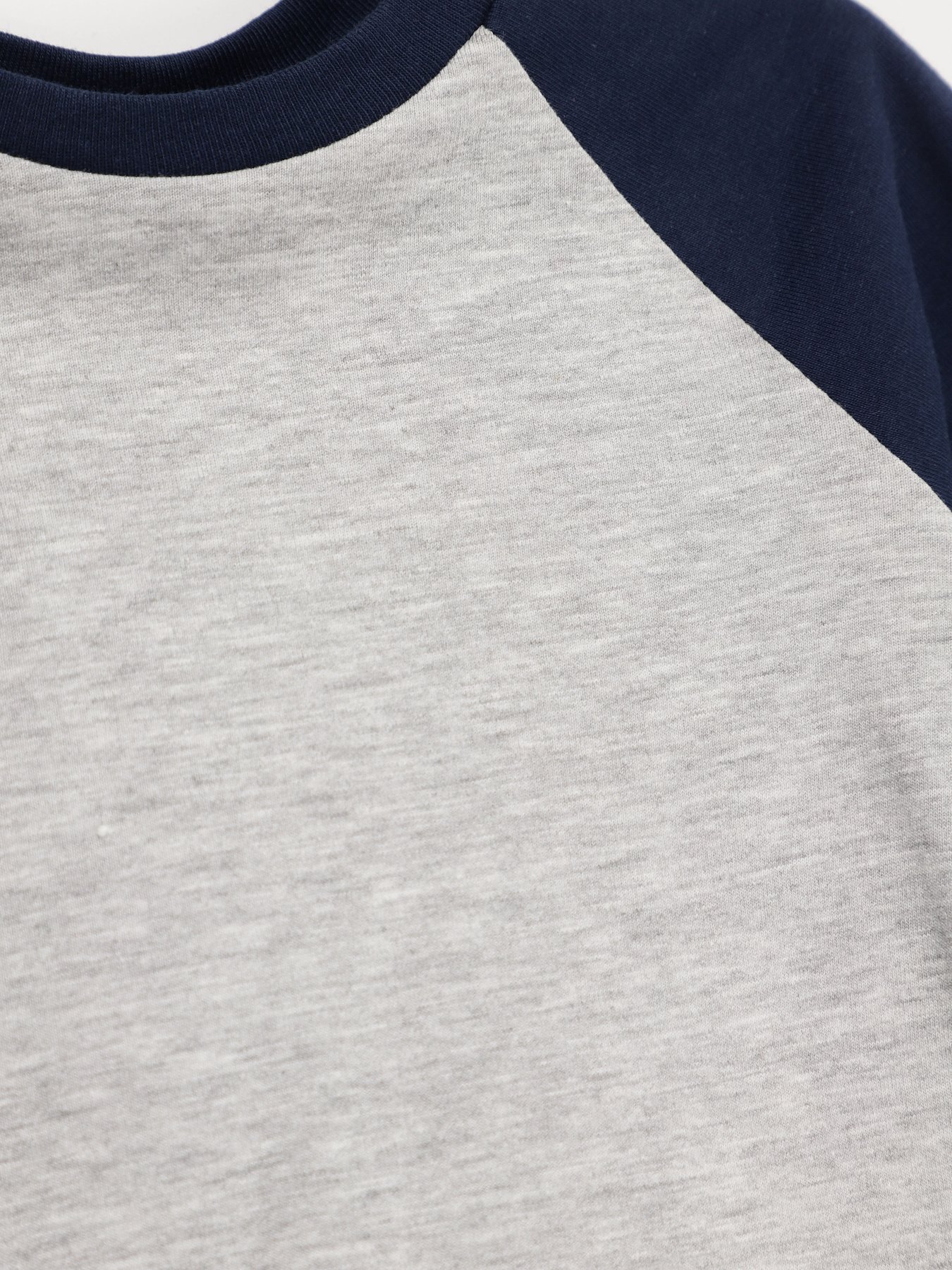 Лонгслив H&M модель 0743907_сірий з т.синім Фото