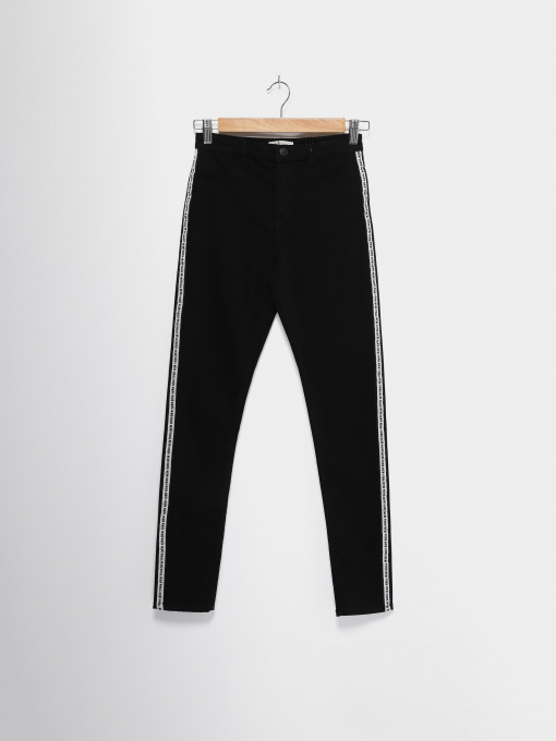 Брюки повседневные H&M модель 07723441_чорний з білим Фото