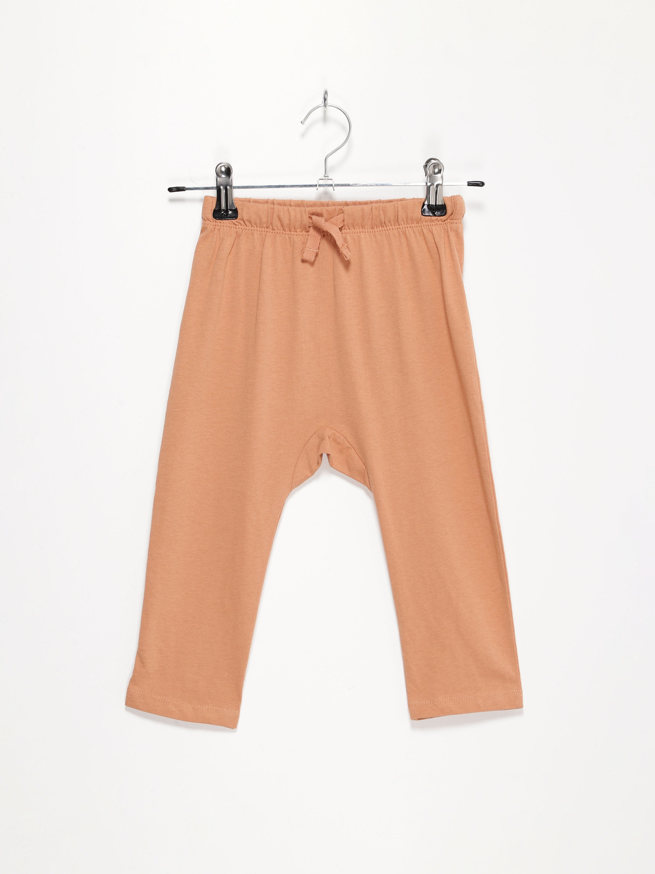 Брюки повседневные H&M модель 0866778_с.персиковий Фото