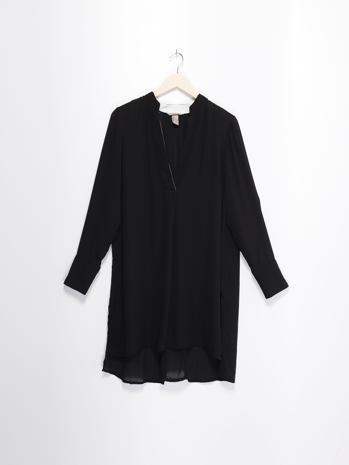 Платье мини H&M модель 0405374_чорний Фото