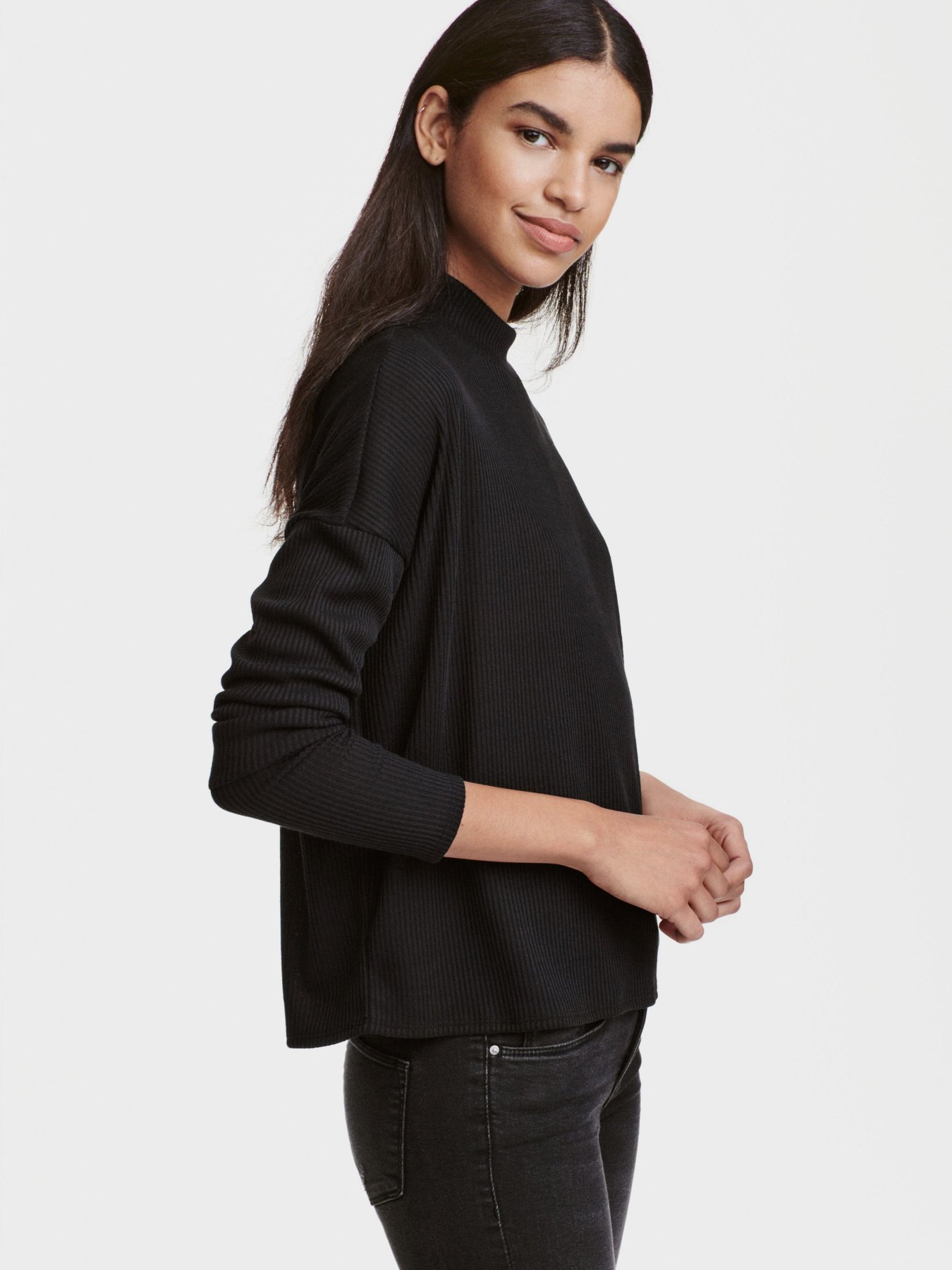 Водолазка H&M модель 0421155_чорний Фото