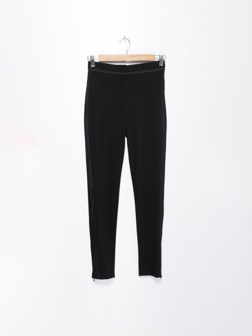 Брюки повседневные H&M модель 0423303_чорний Фото
