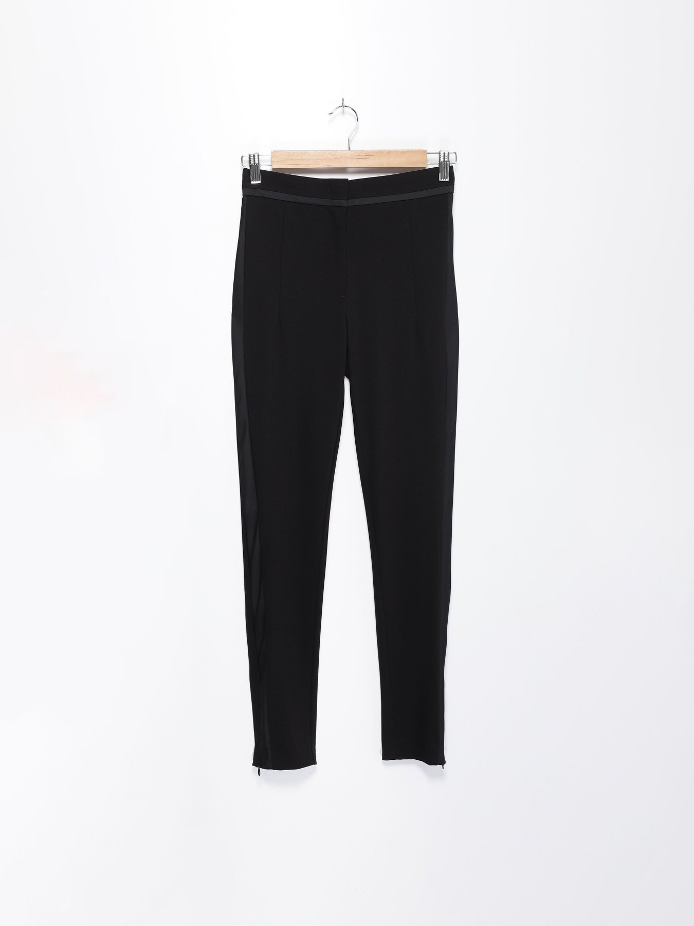 Повсякденні штани H&M модель 0423303_чорний Фото