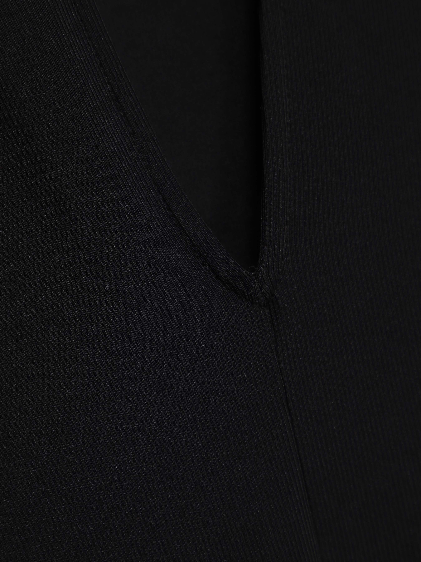 Лонгслив H&M модель 0428908_чорний Фото