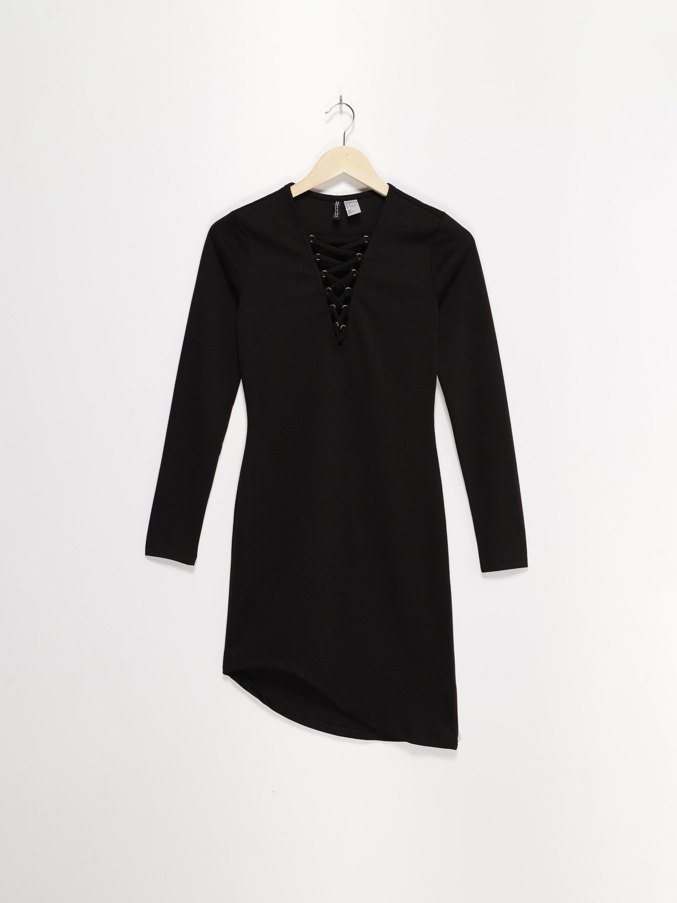 Платье мини H&M модель 0436250_чорний Фото