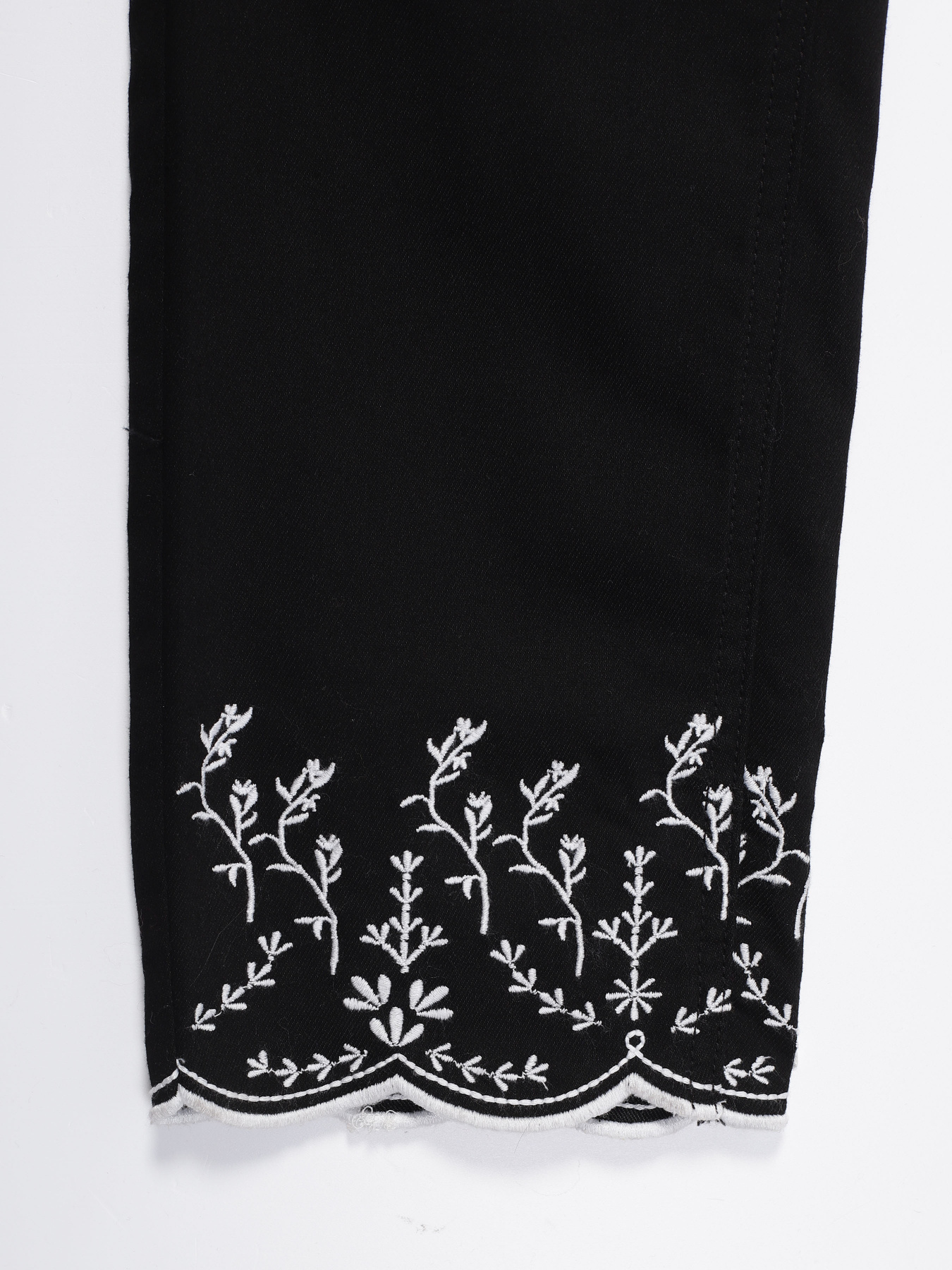 Повсякденні штани H&M модель 0476558_чорний з білим Фото