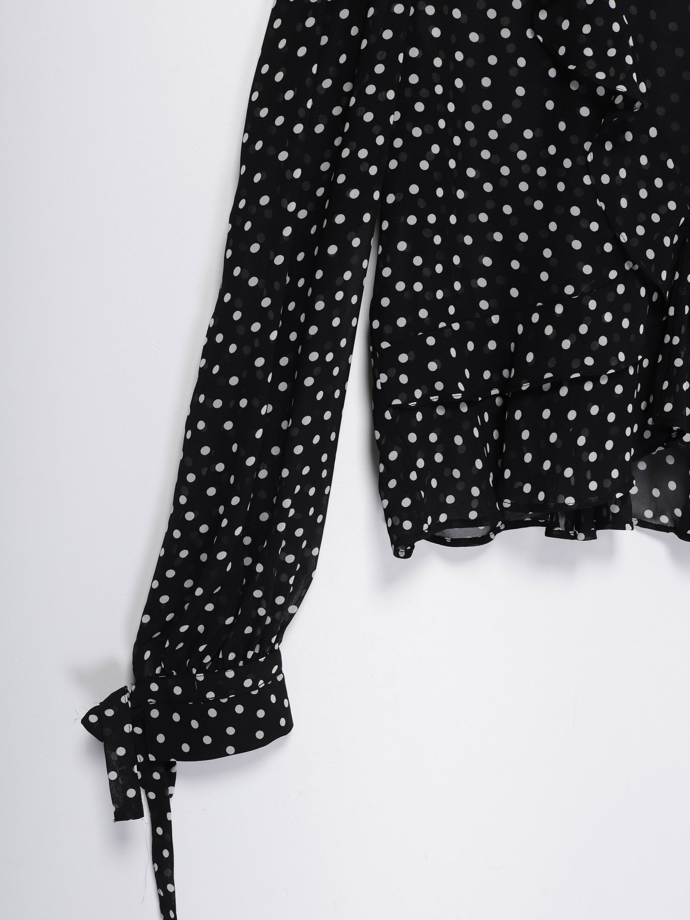 Блуза H&M модель 0496411_чорний з білим Фото