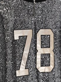 Платье-футболка H&M модель 0550991_срібний комб. Фото