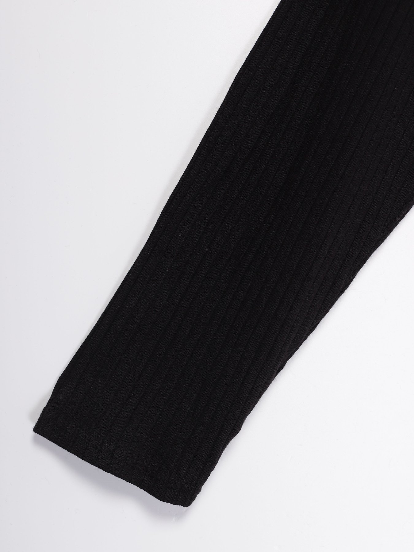 Лонгслів H&M модель 0618894_чорний Фото