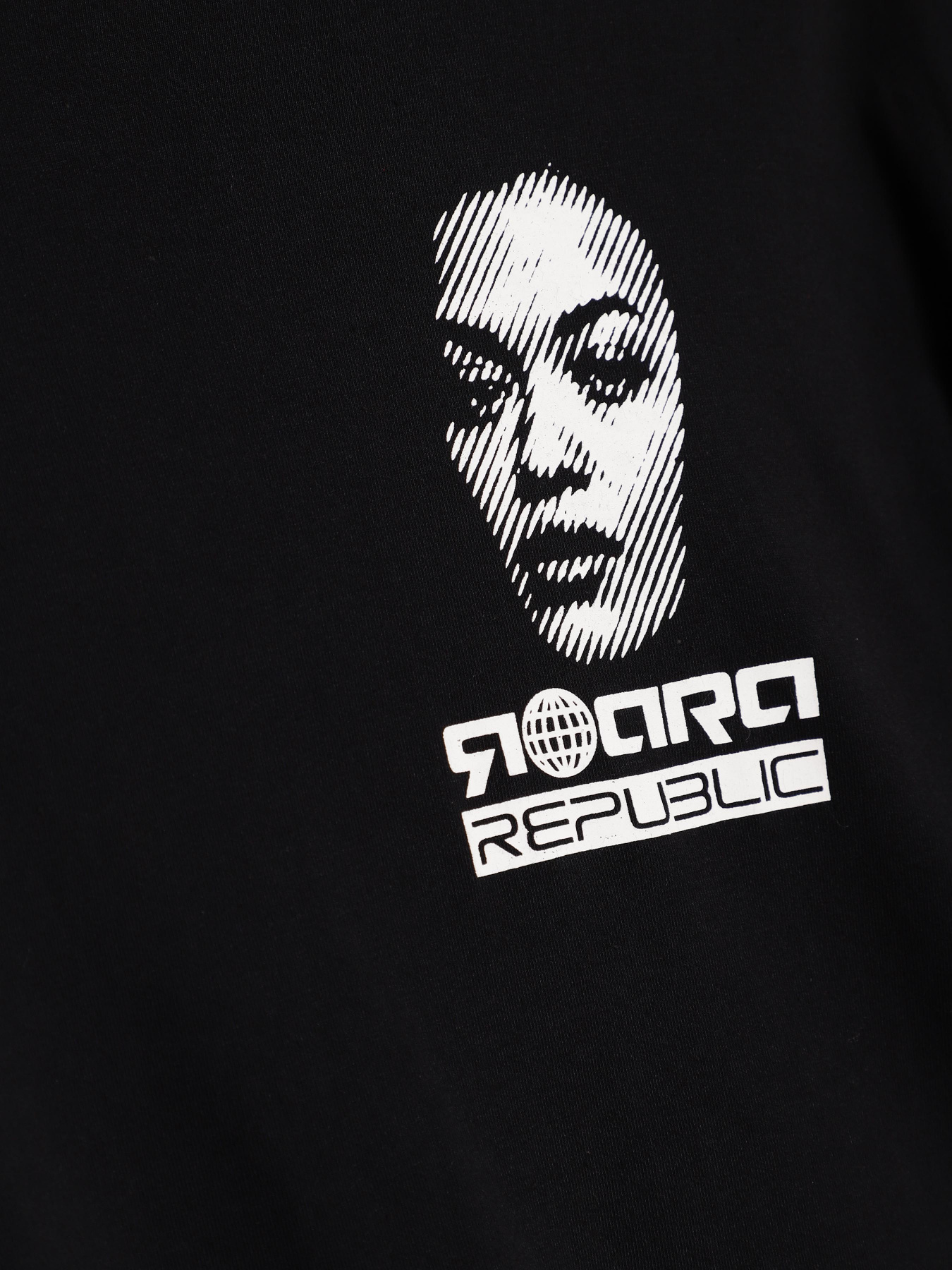 Лонгслив H&M модель 0636768_чорний Фото