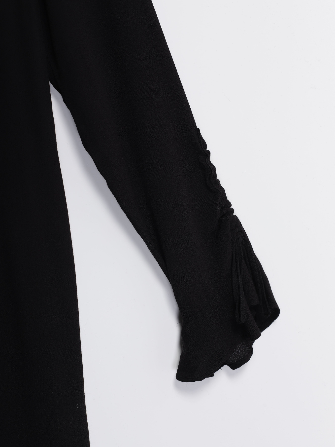 Платье мини H&M модель 0663942_чорний Фото