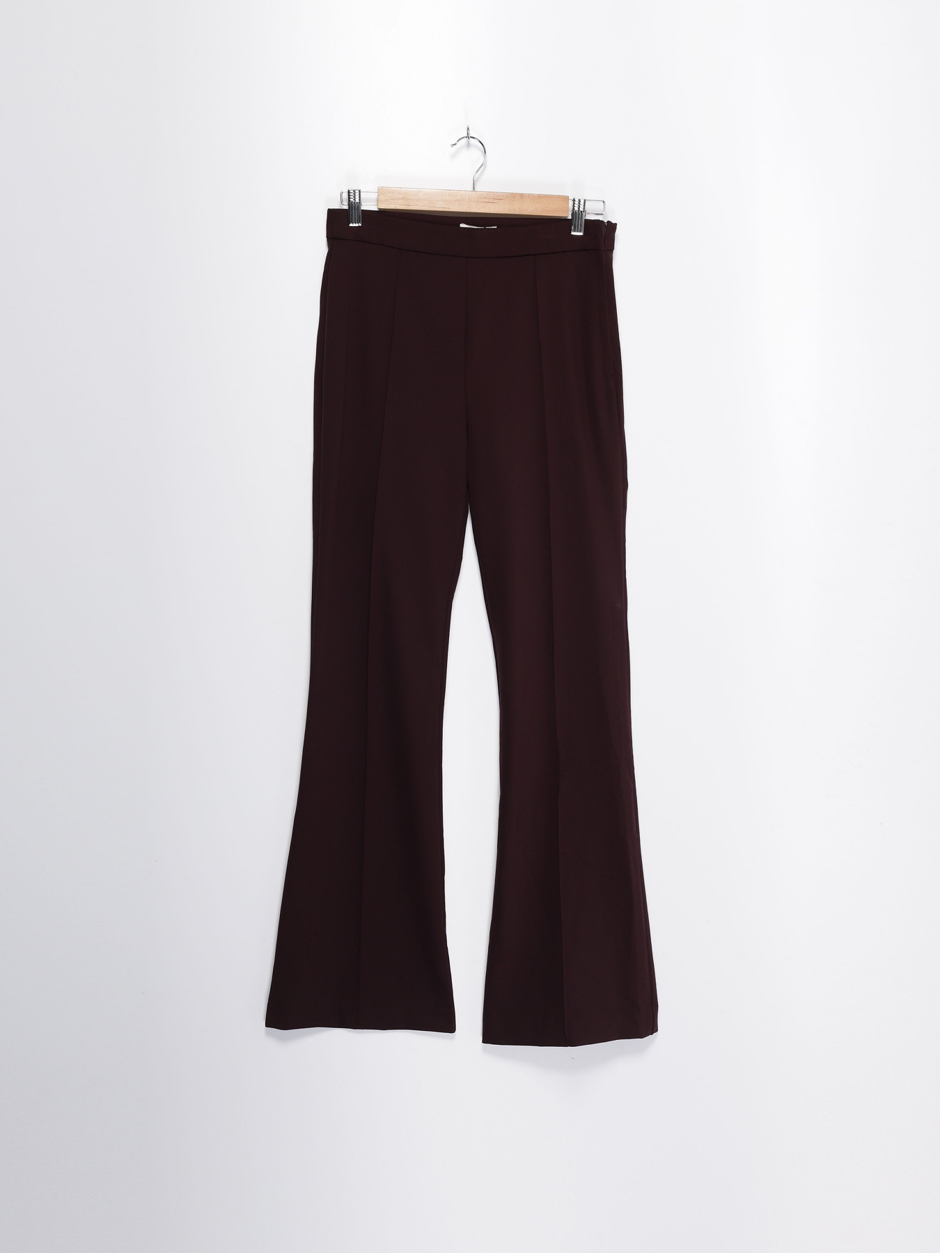 Брюки повседневные H&M модель 0680186_т.бордовий Фото