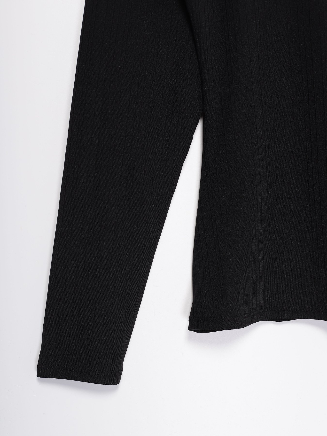 Лонгслив H&M модель 0788768_чорний Фото