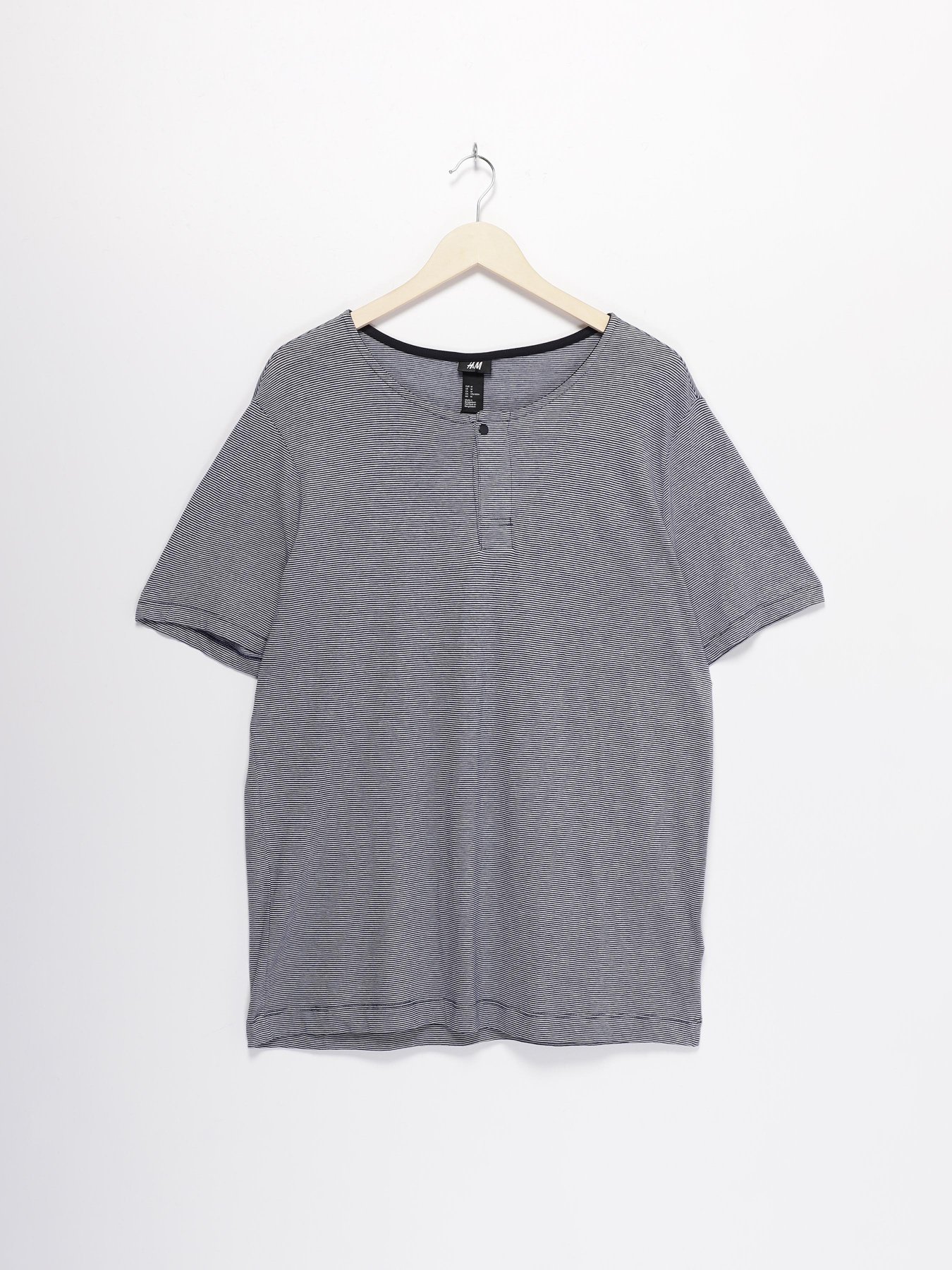 Футболка H&M модель 0469035_т.синій з білим Фото