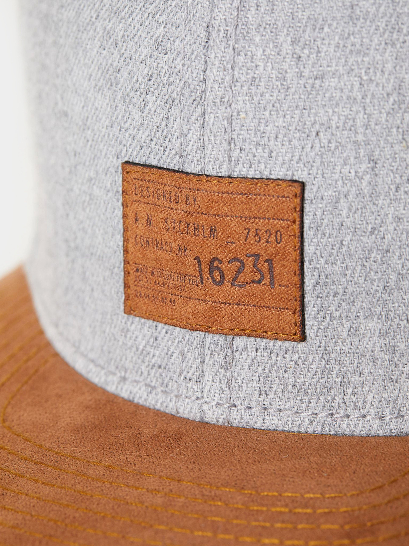 Кепка H&M модель 0425173_сірий з коричневим Фото