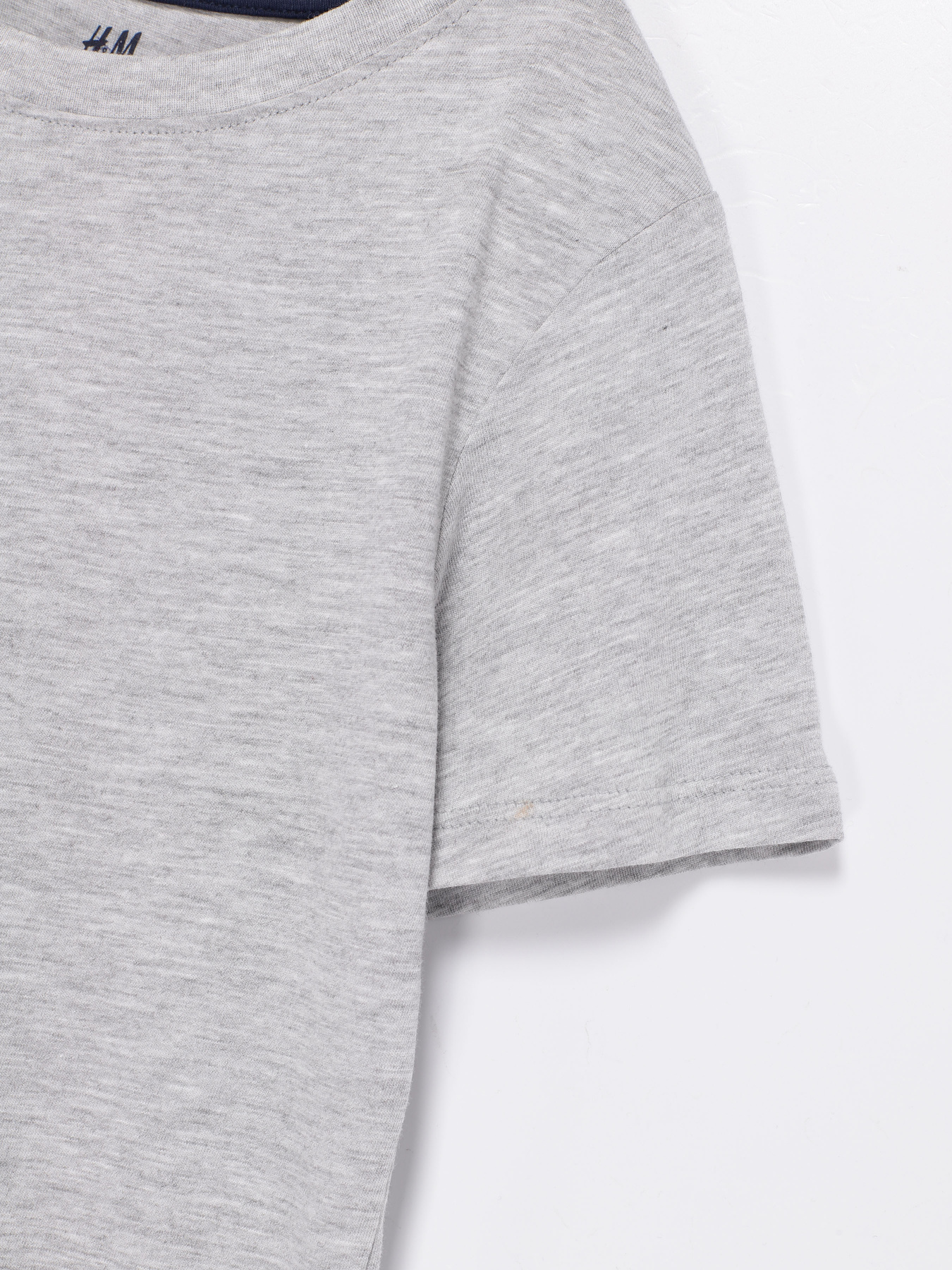 Футболка H&M модель 0544290_сірий Фото