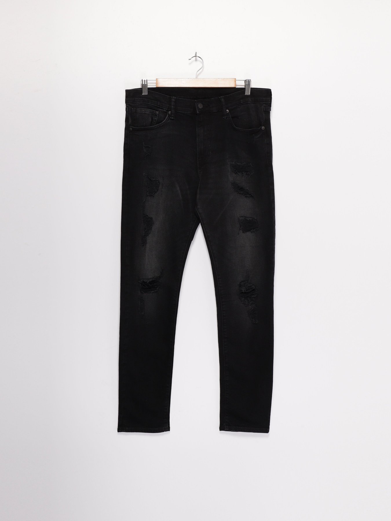 Прямые джинсы H&M модель 0690449_чорний Фото