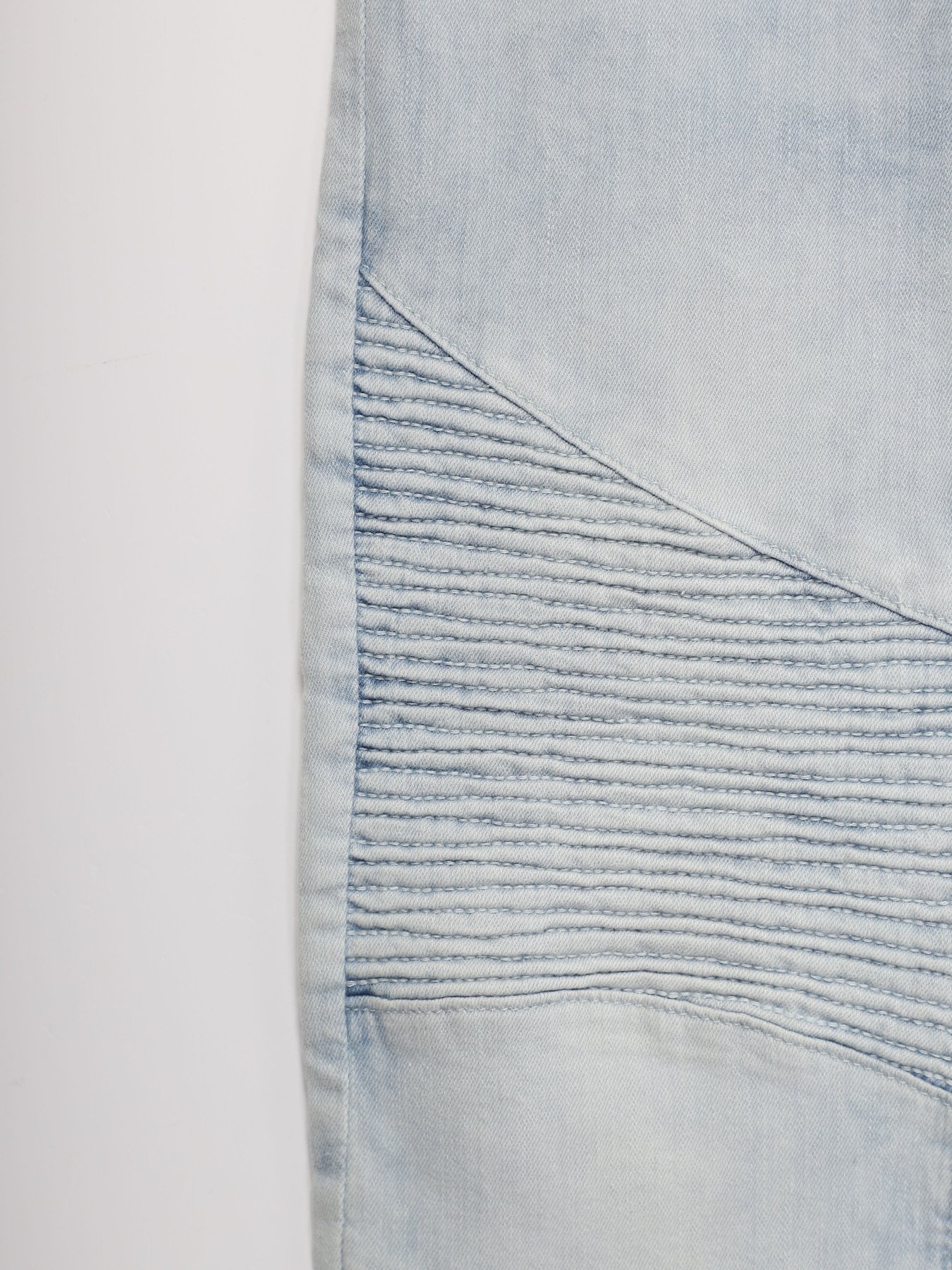 Прямые джинсы H&M модель 0720810_блакитний Фото