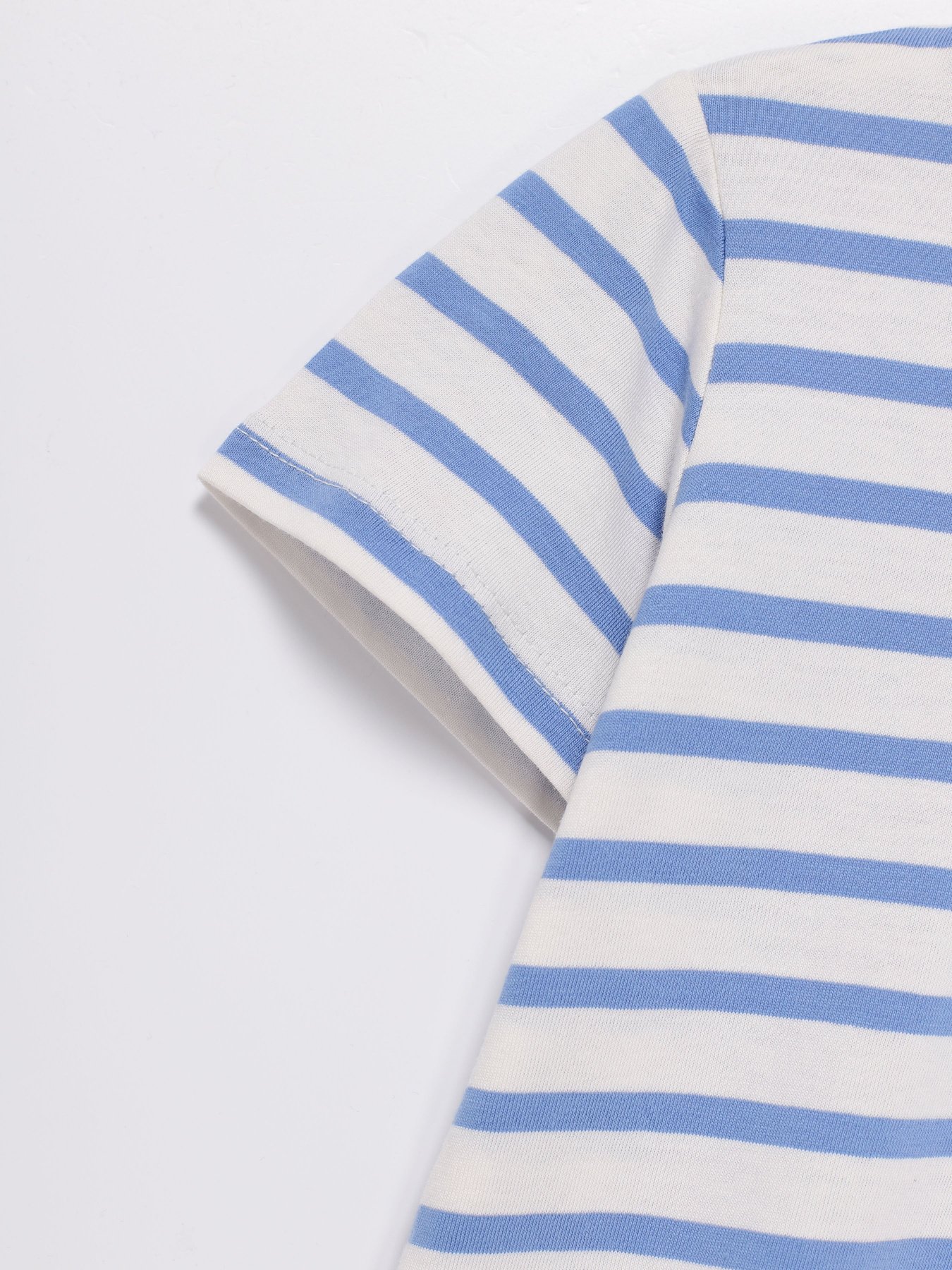 Футболка H&M модель 0992392_білий з с.синім Фото