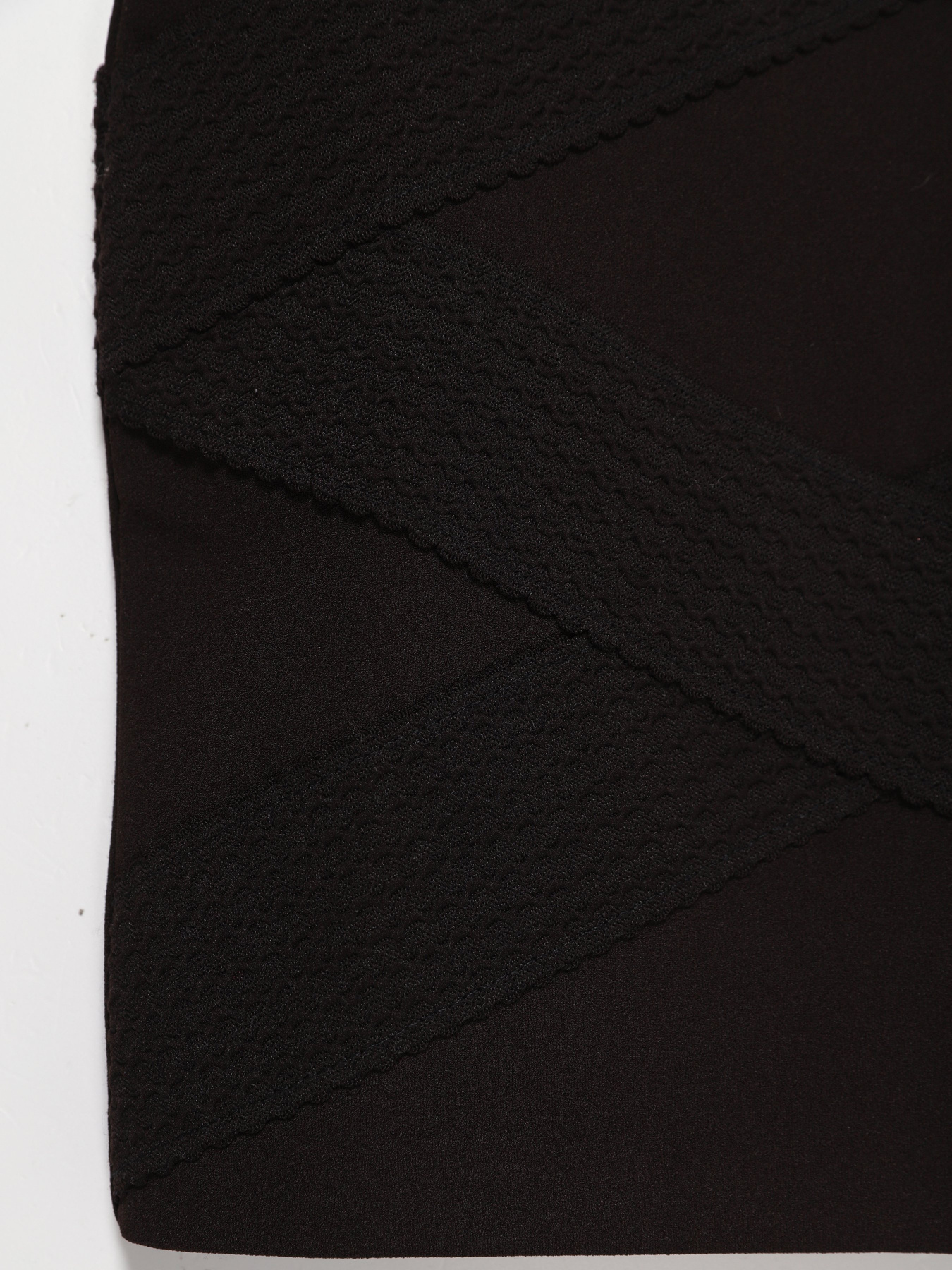 Юбка мини H&M модель 0393108_чорний Фото