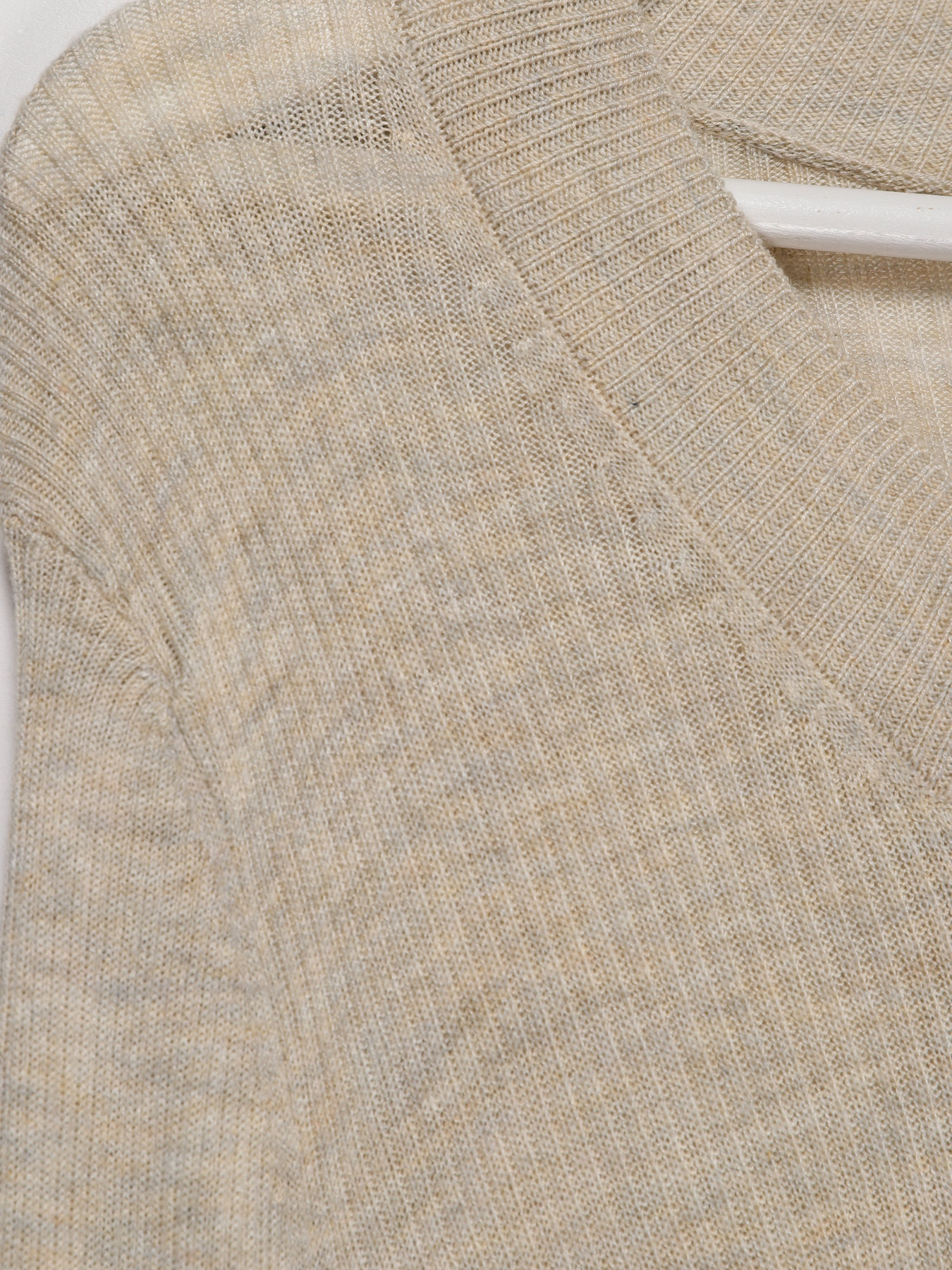 Джемпер H&M модель 0410331_с.бежевий Фото