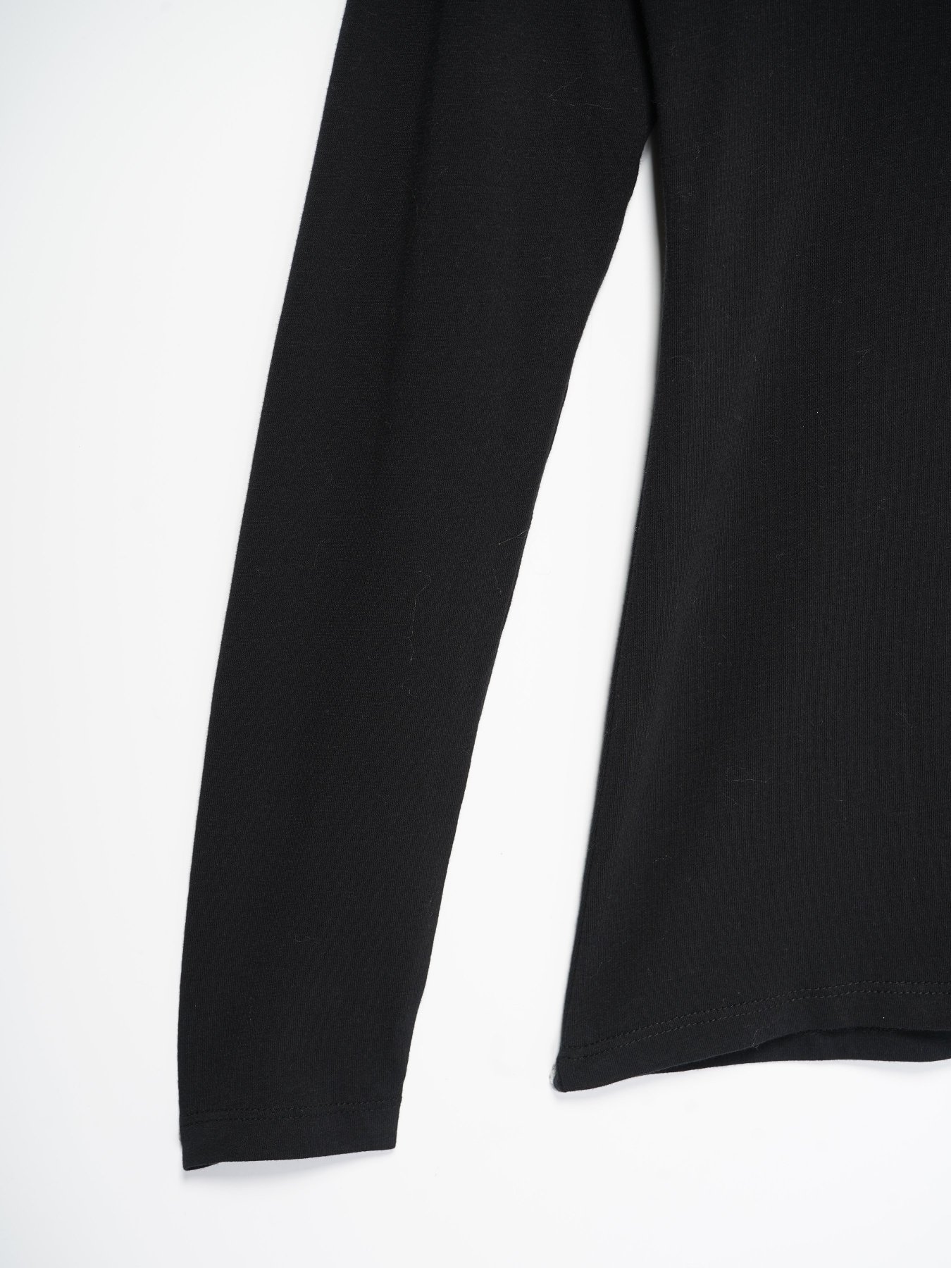 Лонгслив H&M модель 0544116_чорний Фото