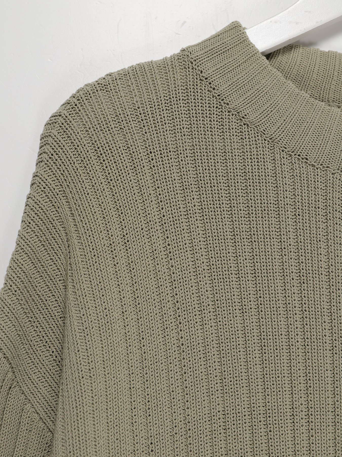 Джемпер H&M модель 0610476_с.хакі Фото