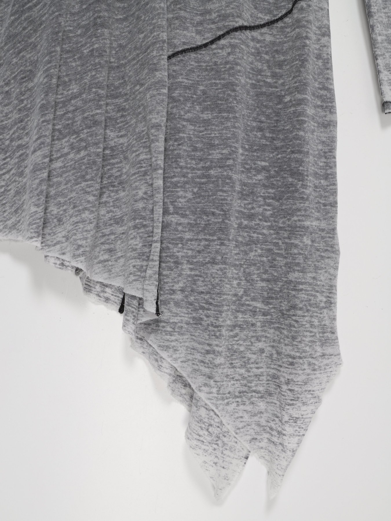 Платье мини H&M модель 0625103_сірий Фото