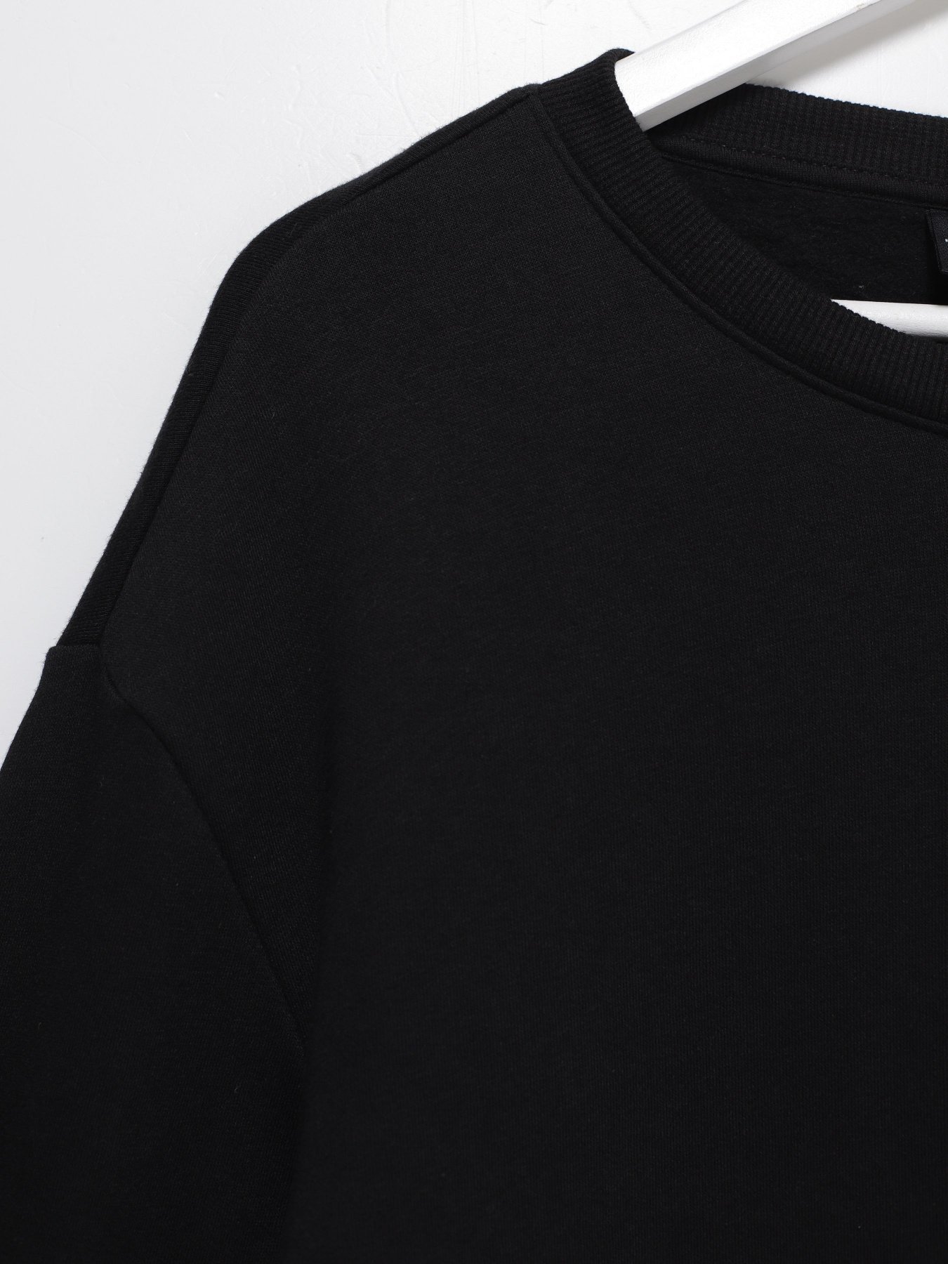 Свитшот H&M модель 0685813_чорний Свитшот H&M модель 0685813_чорний Фото