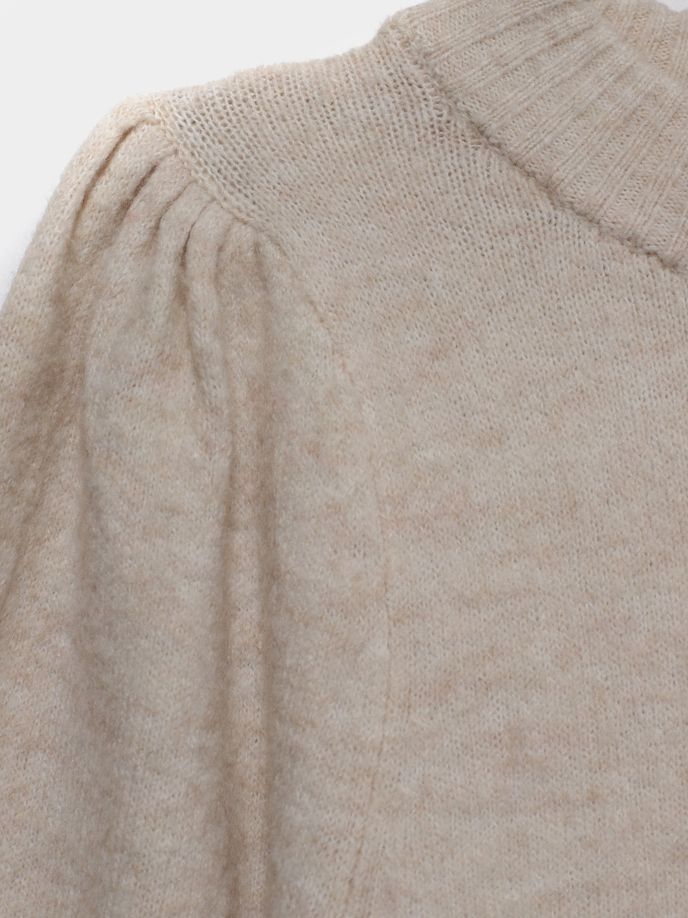 Джемпер H&M модель 0826498_с.бежевий Фото