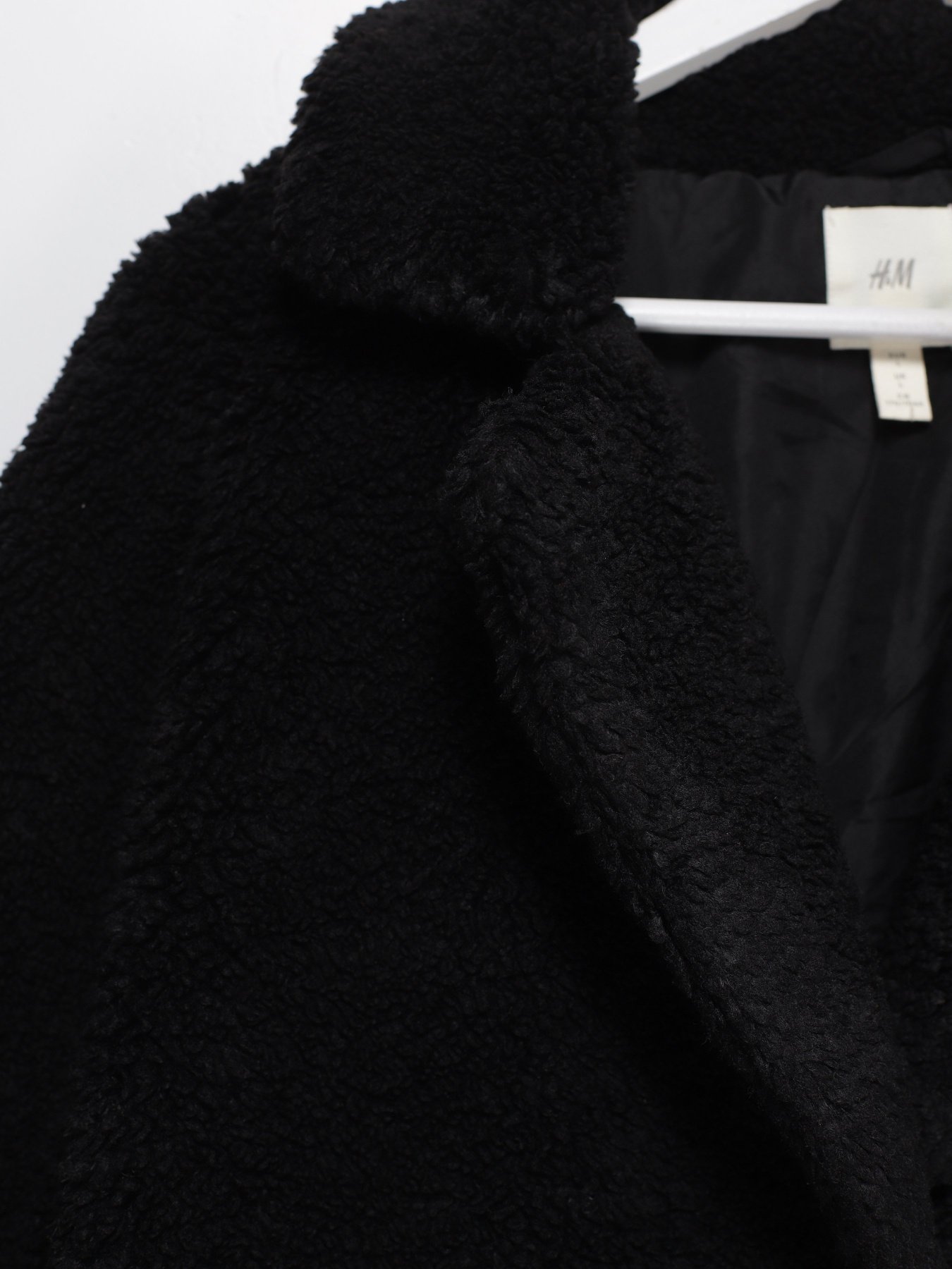 Шуба H&M модель 0884465_чорний Фото