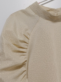 Блуза H&M модель 0942643_молочний Фото