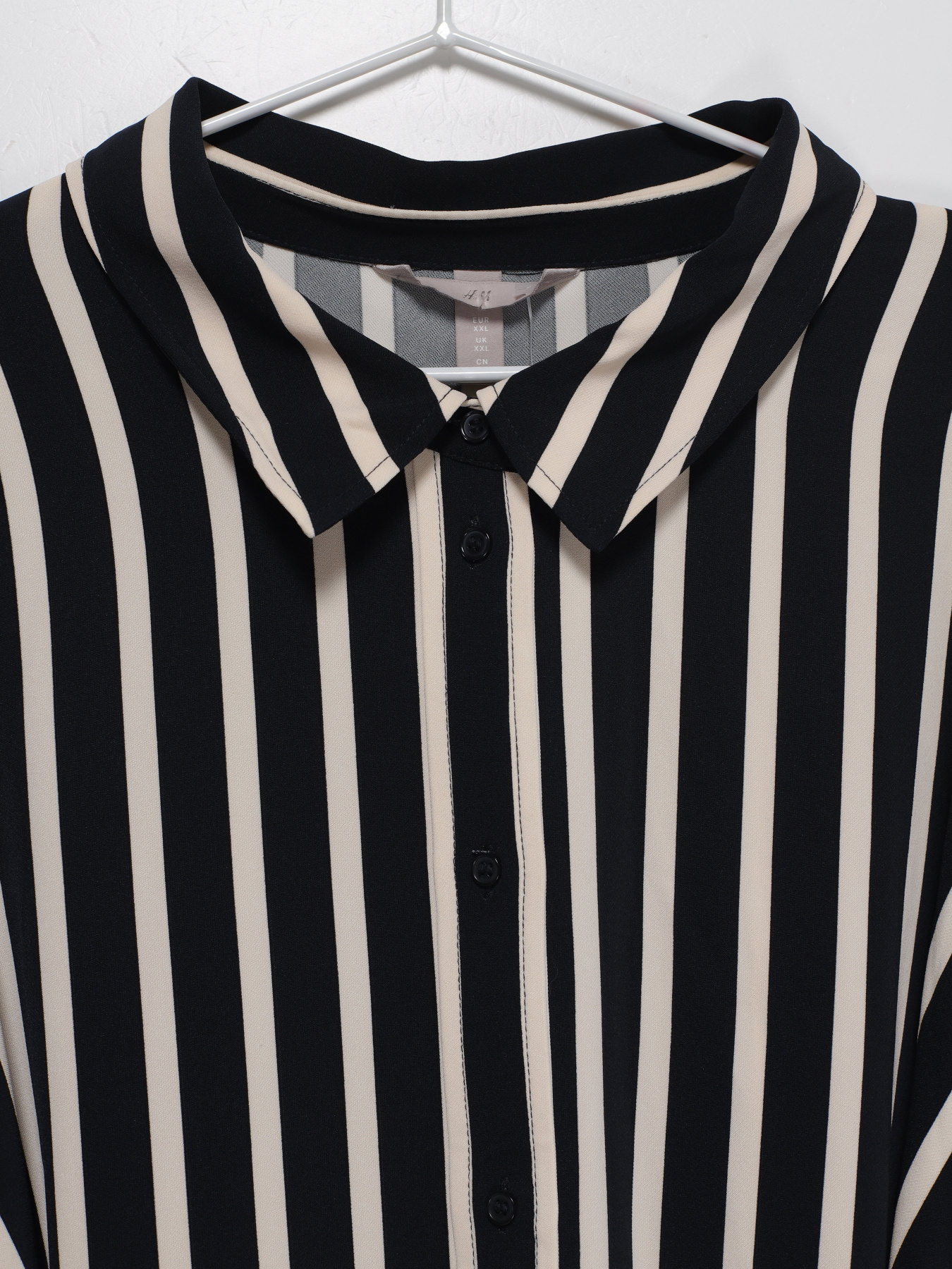 Платье миди H&M модель 0955641_т.синій з білим Фото