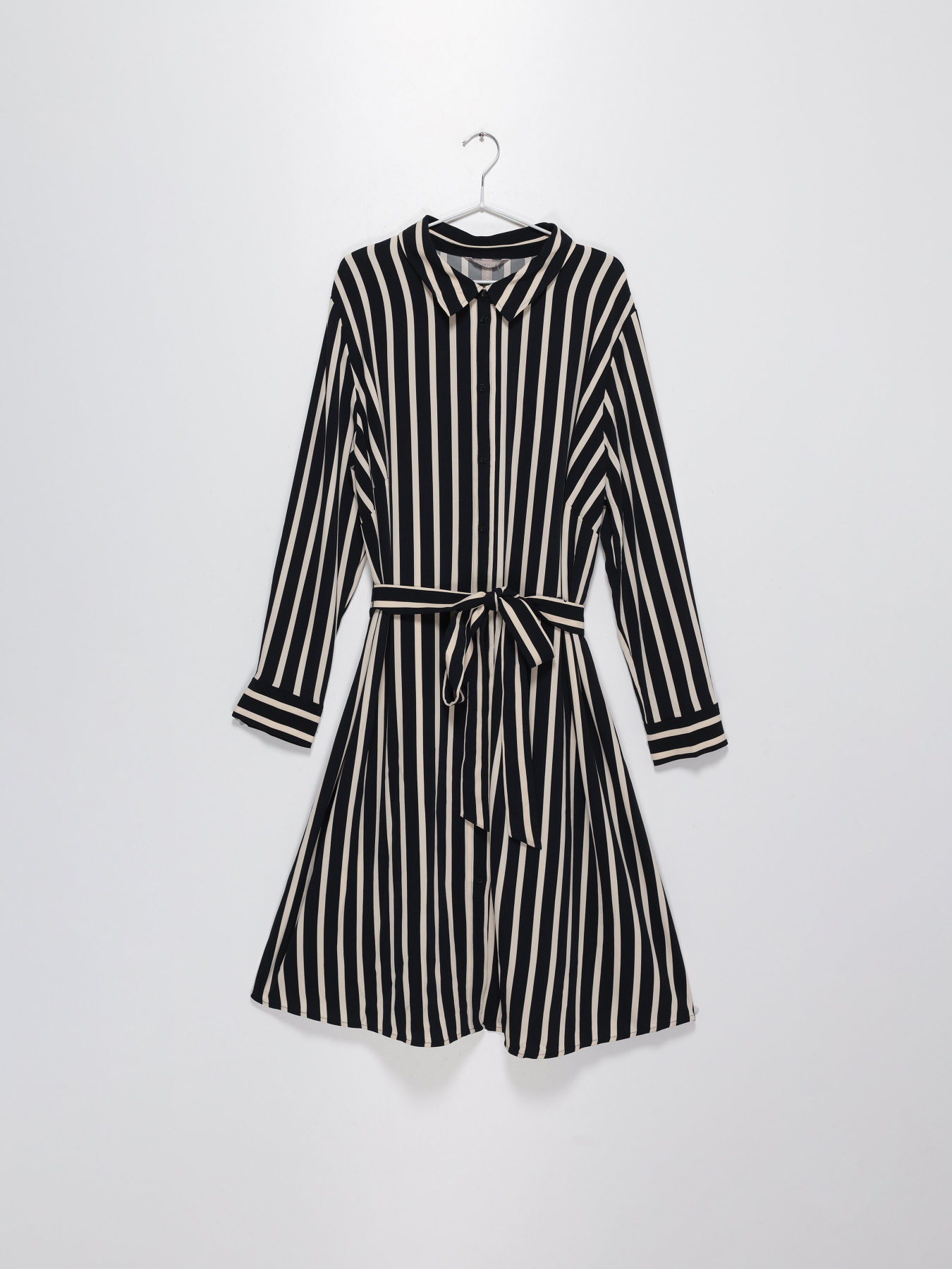 Платье миди H&M модель 0955641_т.синій з білим Фото