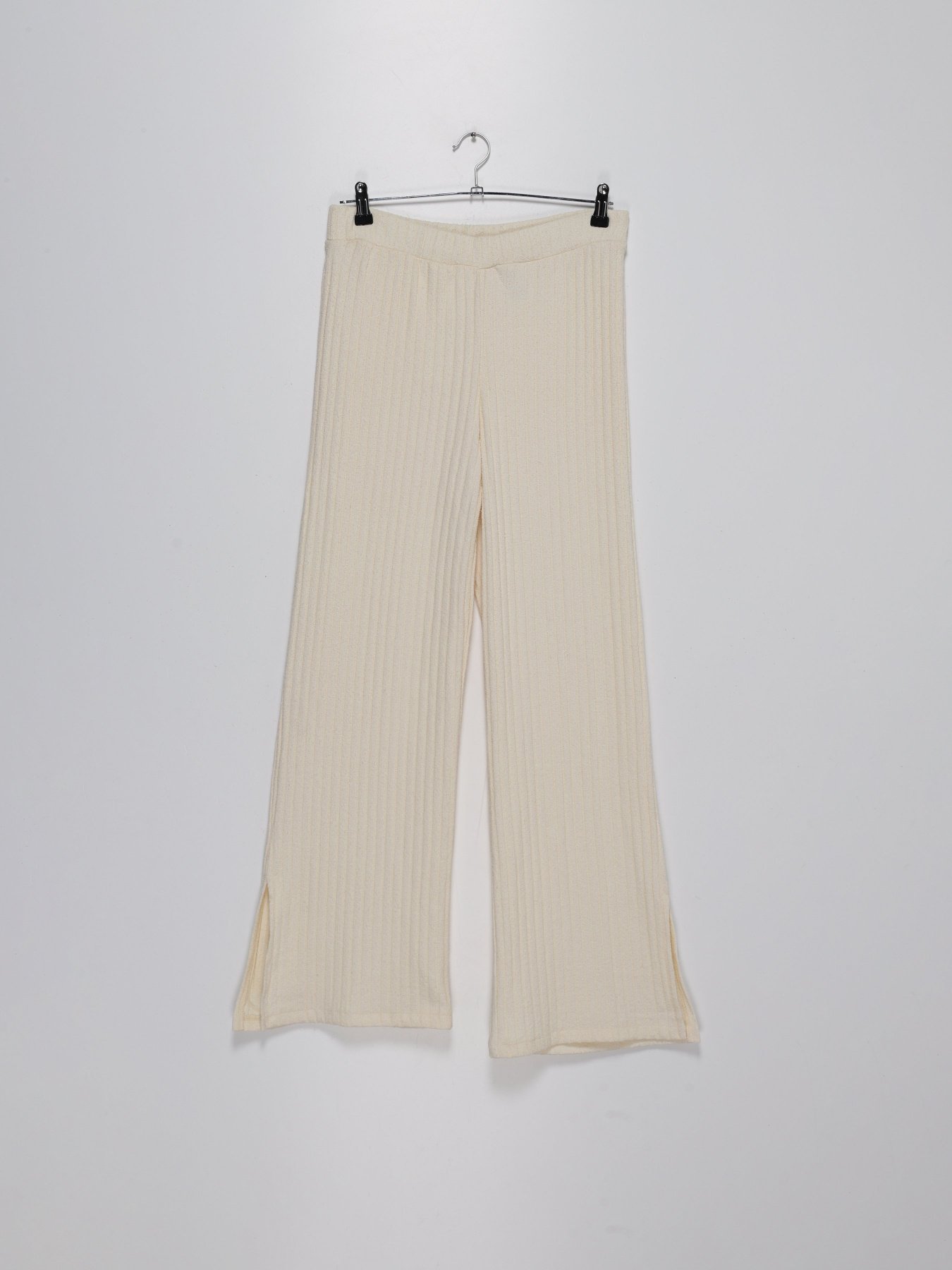 Брюки повседневные H&M модель 0965696_молочний Фото