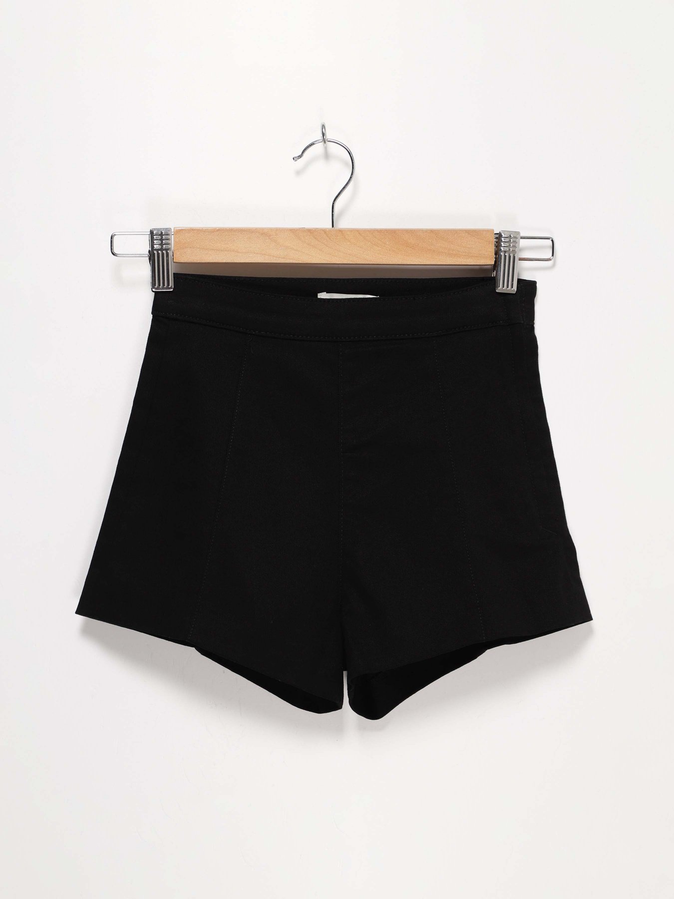 Шорты H&M модель 0387216_чорний Фото