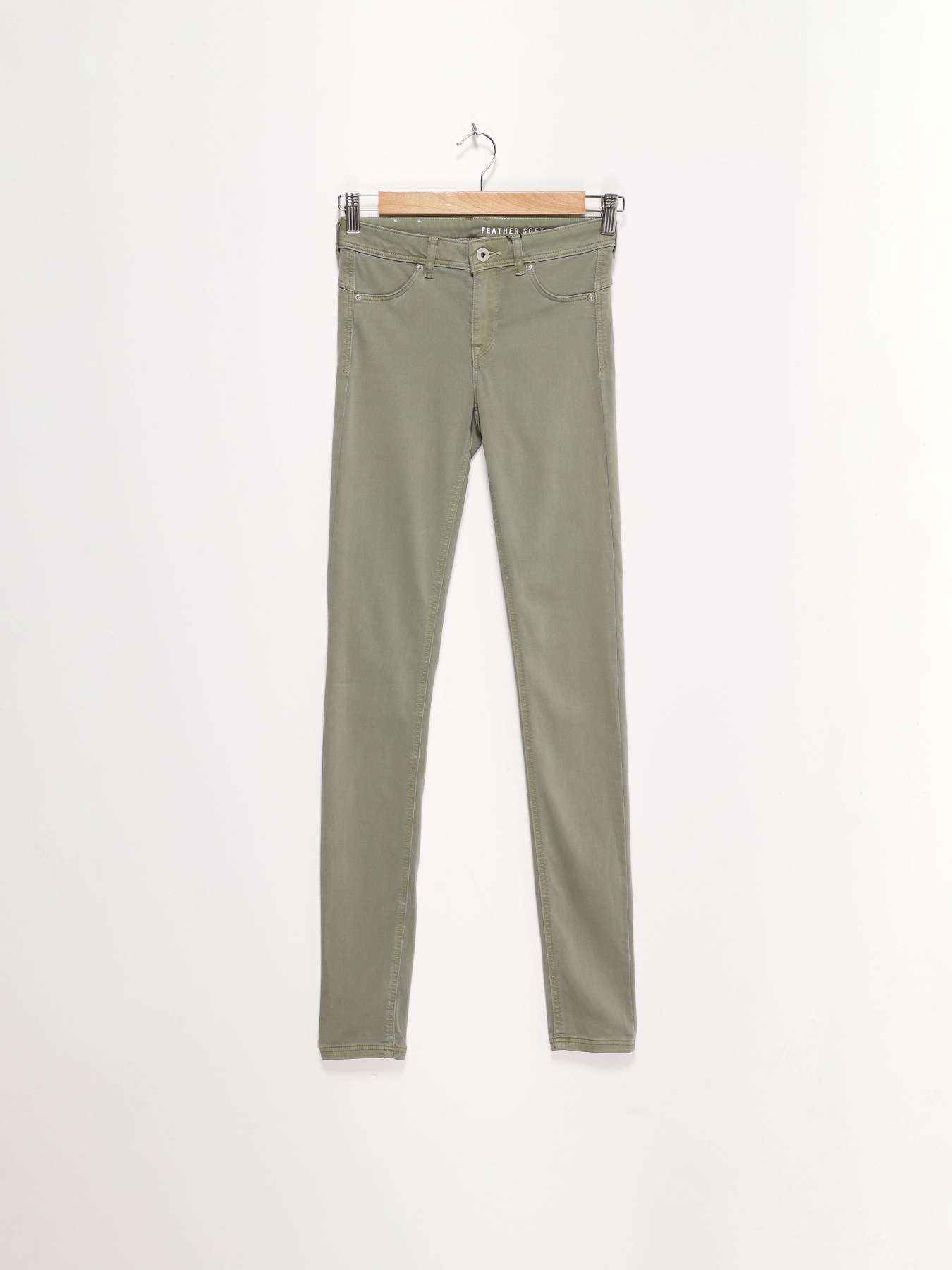 Брюки повседневные H&M модель 0400246_с.зелений Фото