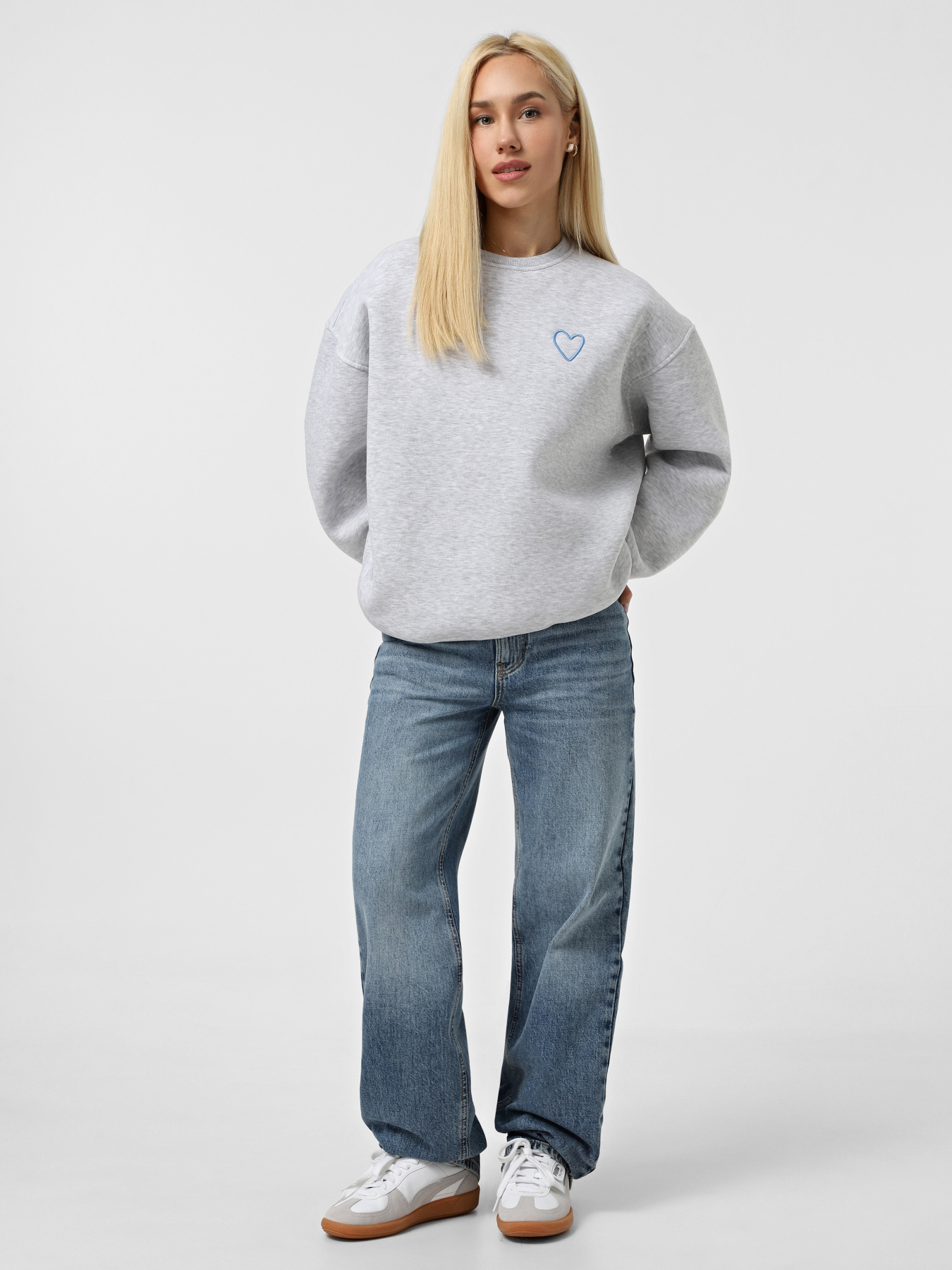 Свитшот INTERTOP x KVITKOVA модель 242-4 Свитшот INTERTOP x KVITKOVA модель 242-4 Фото