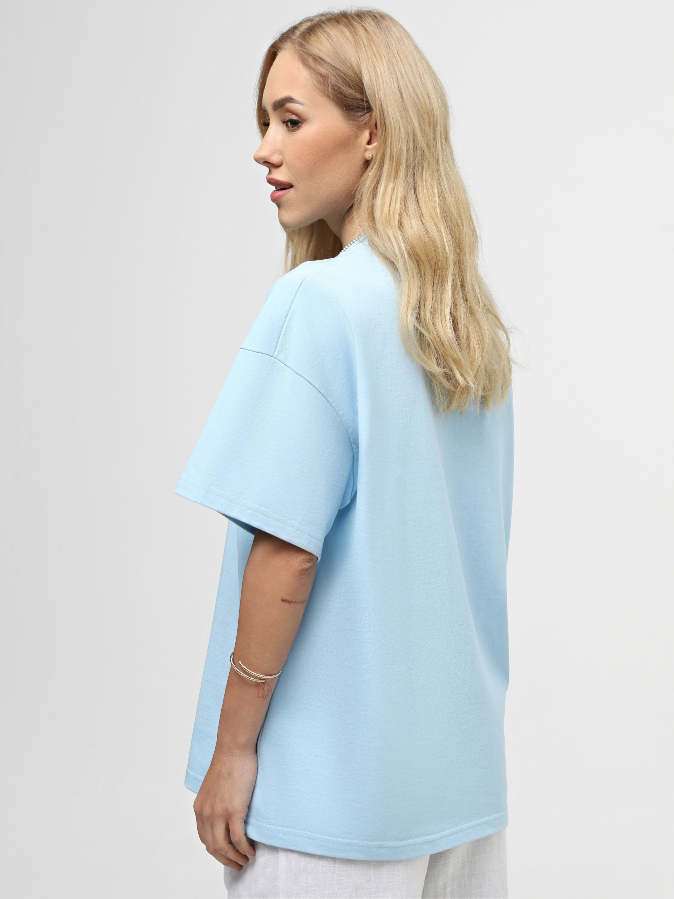 Футболка INTERTOP x KVITKOVA модель 13027-11 Фото