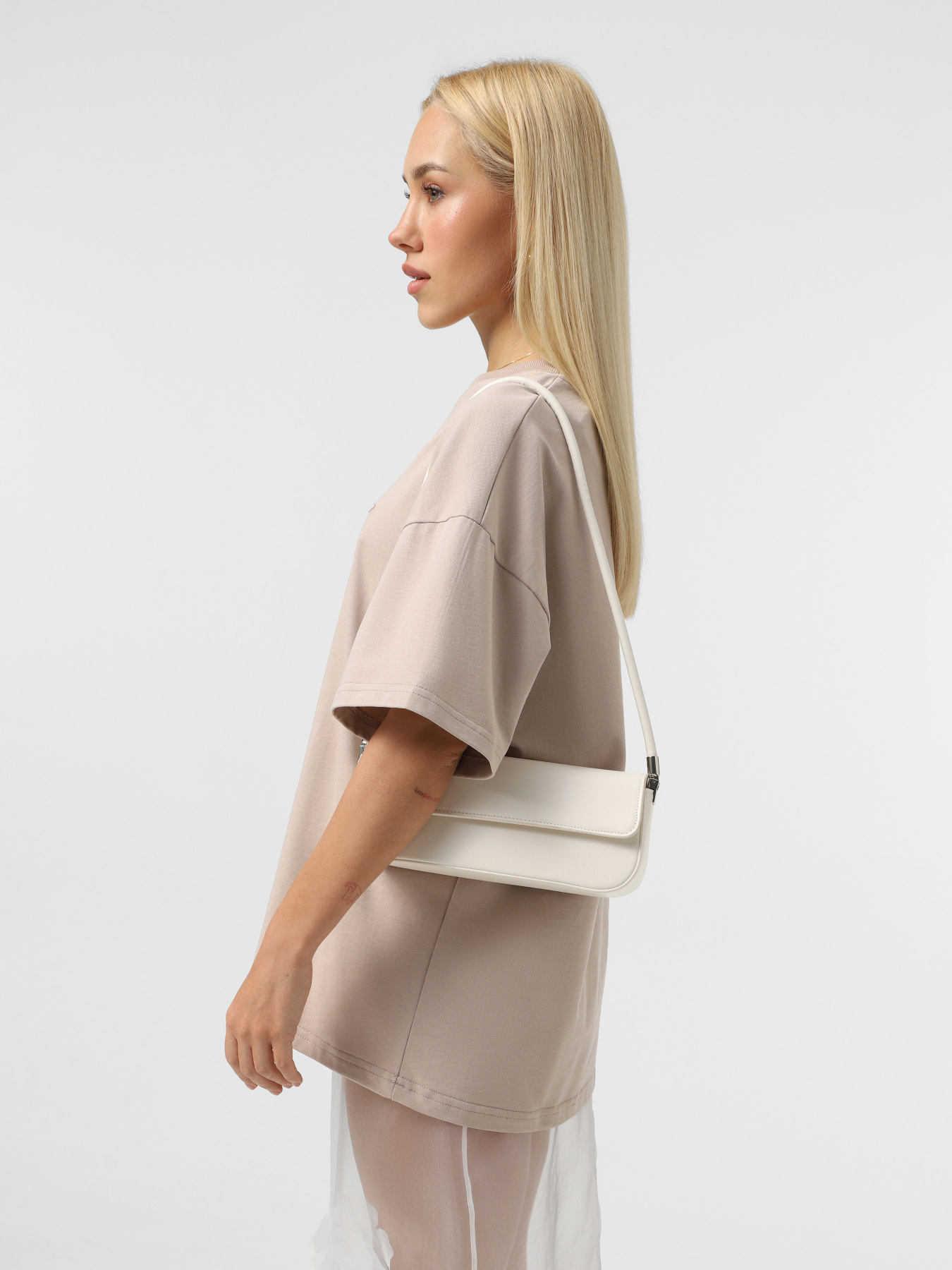 Футболка INTERTOP x KVITKOVA модель 31-200/306 Фото