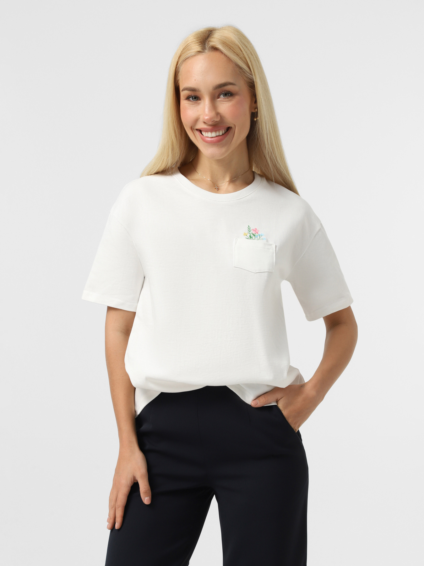 Футболка INTERTOP x KVITKOVA модель 31-202/380 Футболка INTERTOP x KVITKOVA модель 31-202/380 Фото